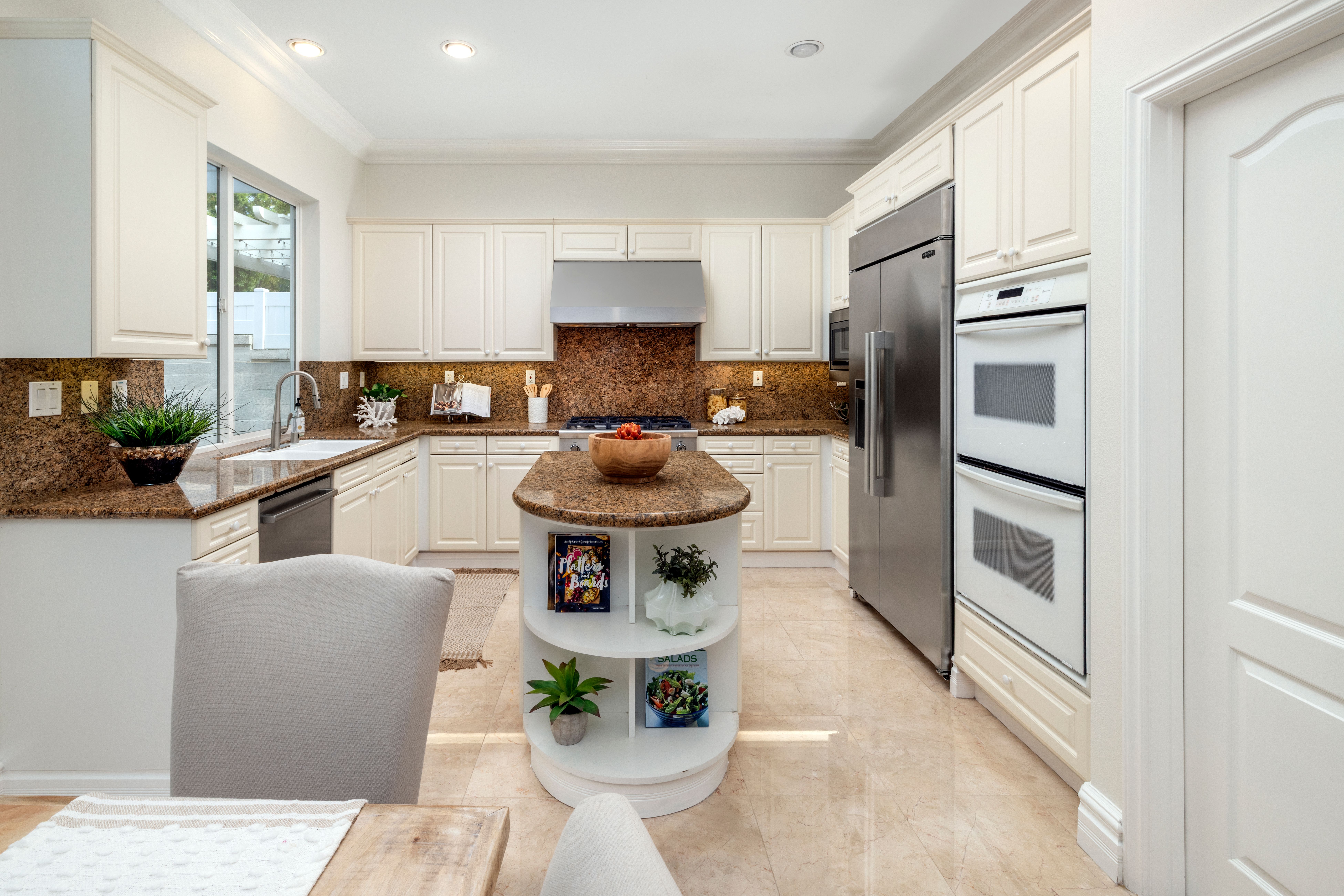 19084 Redford Lane 