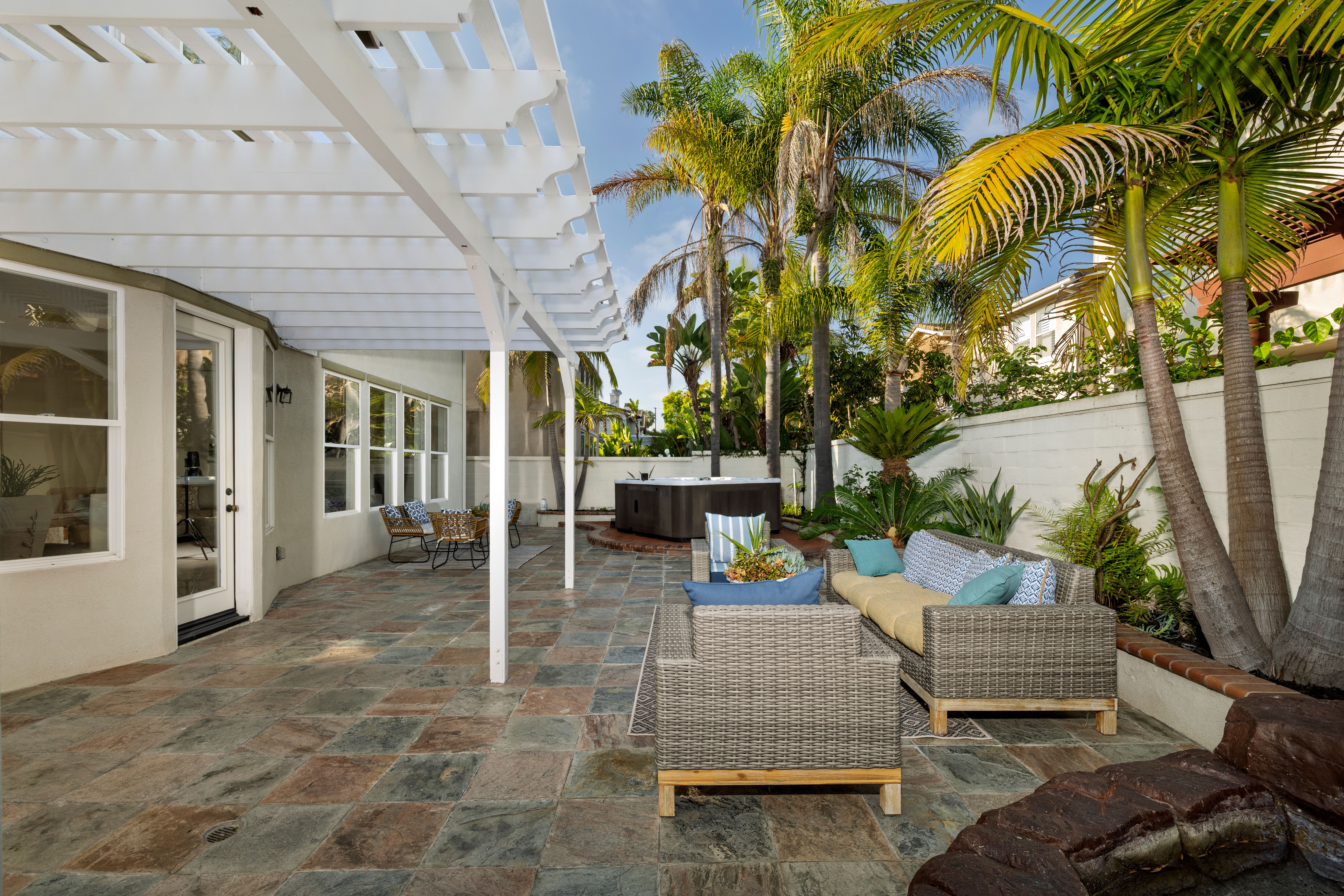 19084 Redford Lane 