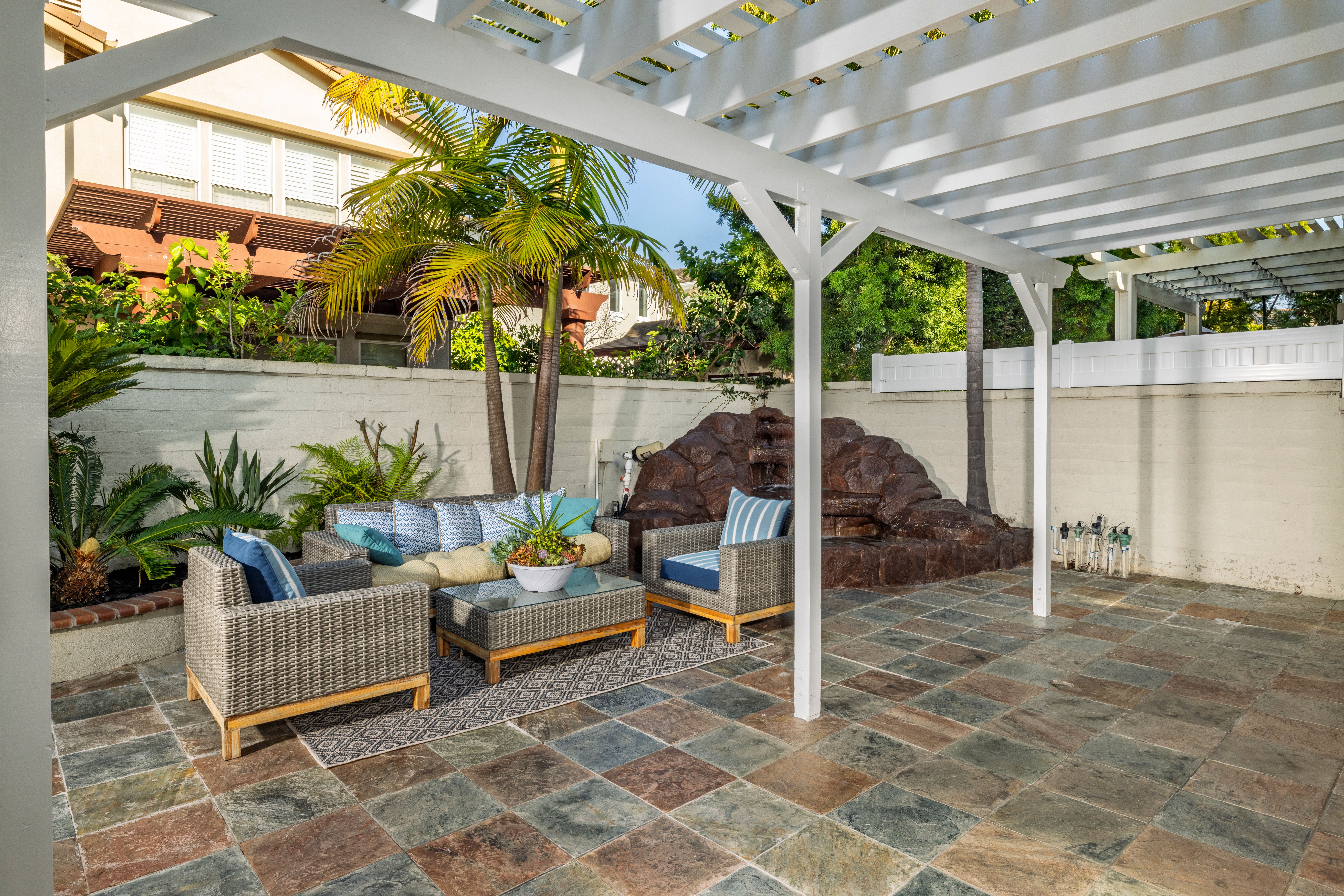 19084 Redford Lane 
