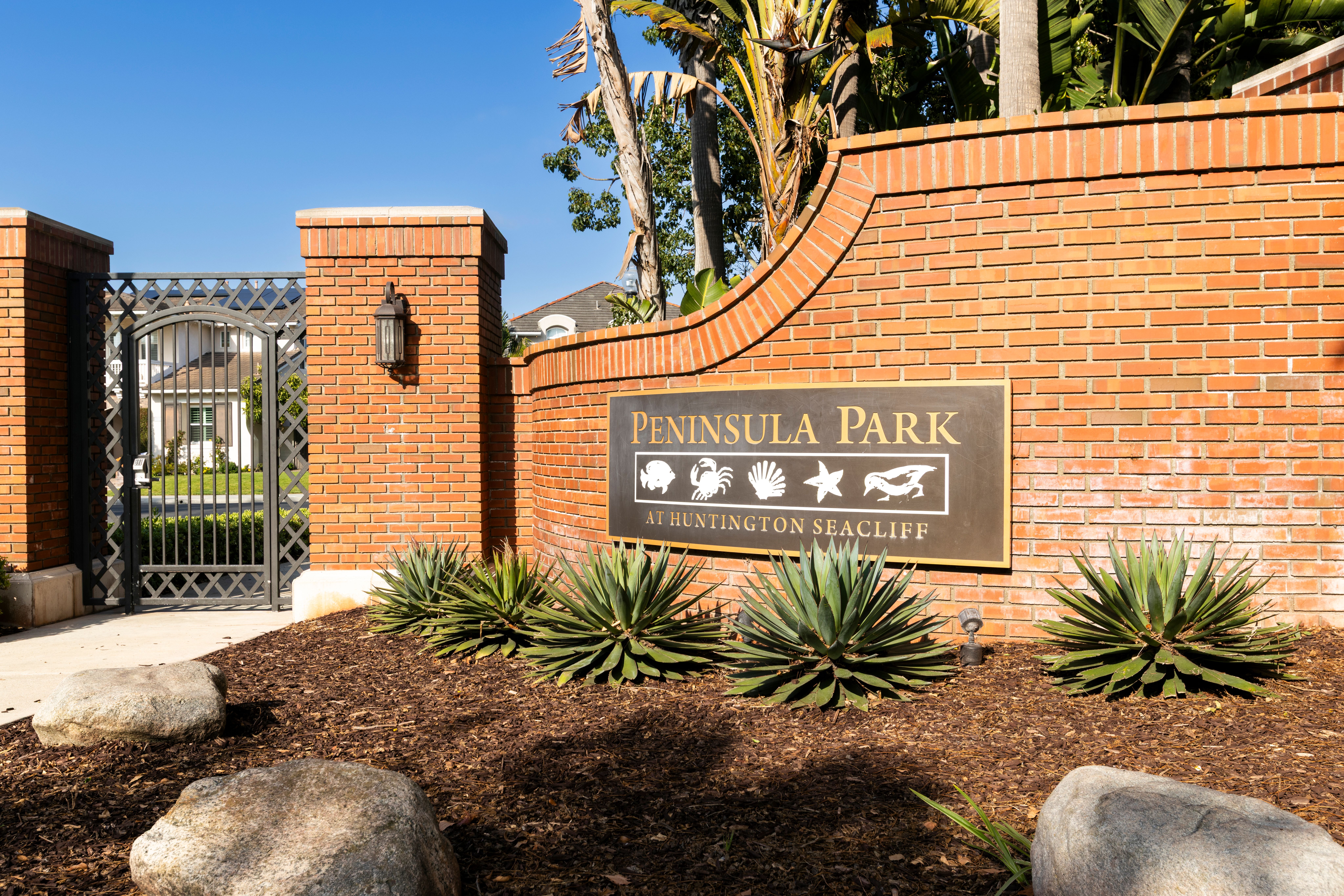 19084 Redford Lane 