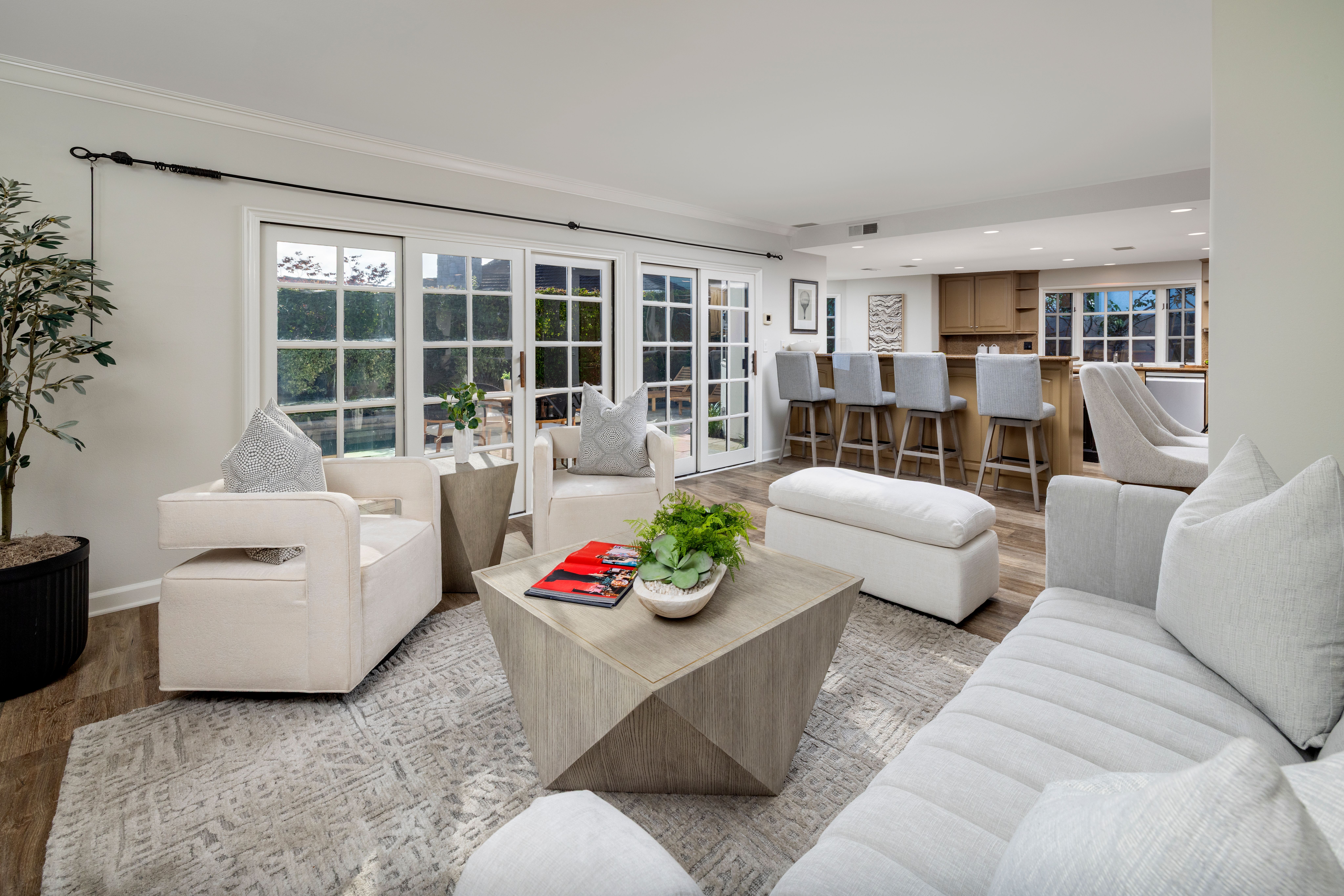4196 Shorebreak Drive 