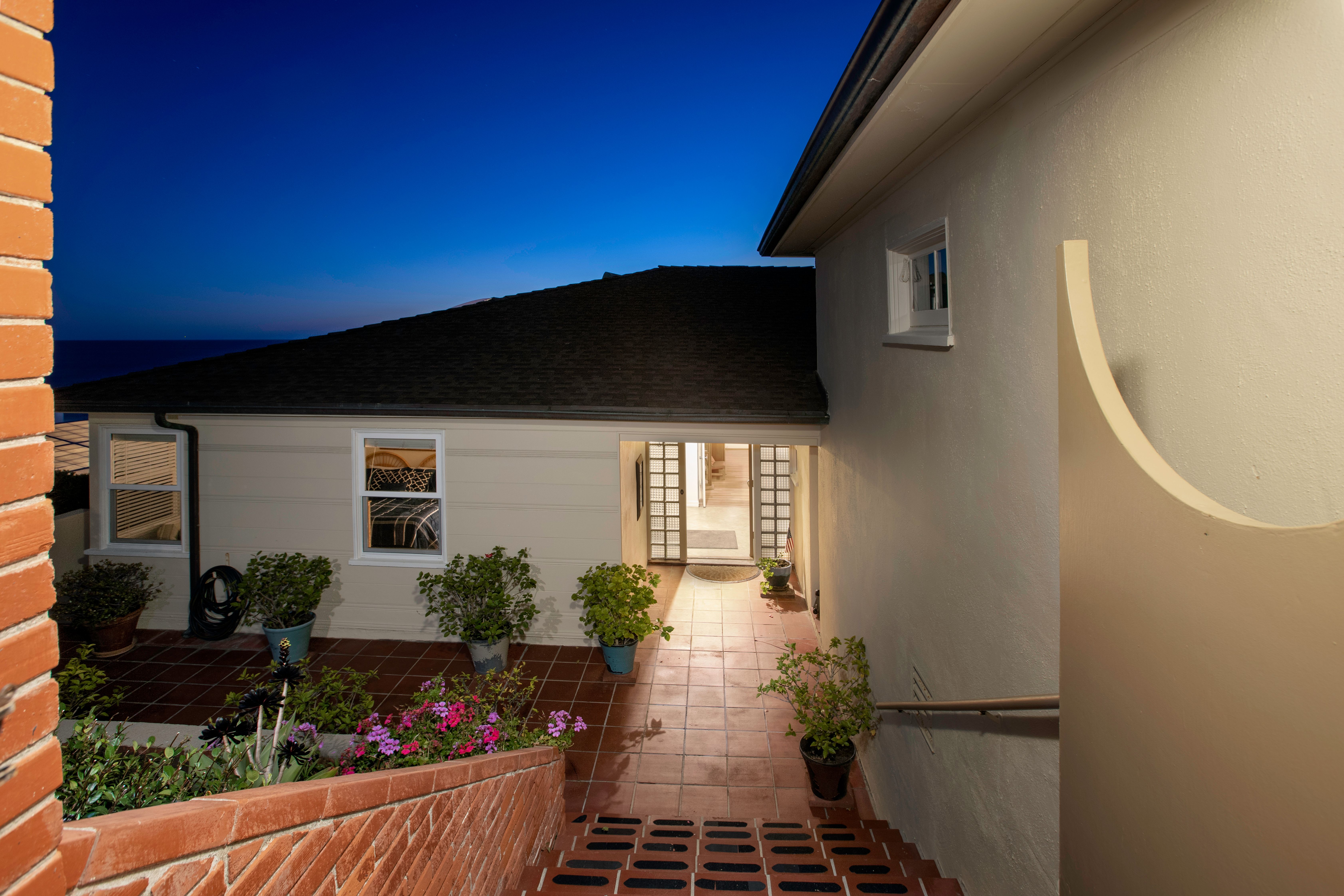 20 Lagunita Drive, Laguna Beach, CA