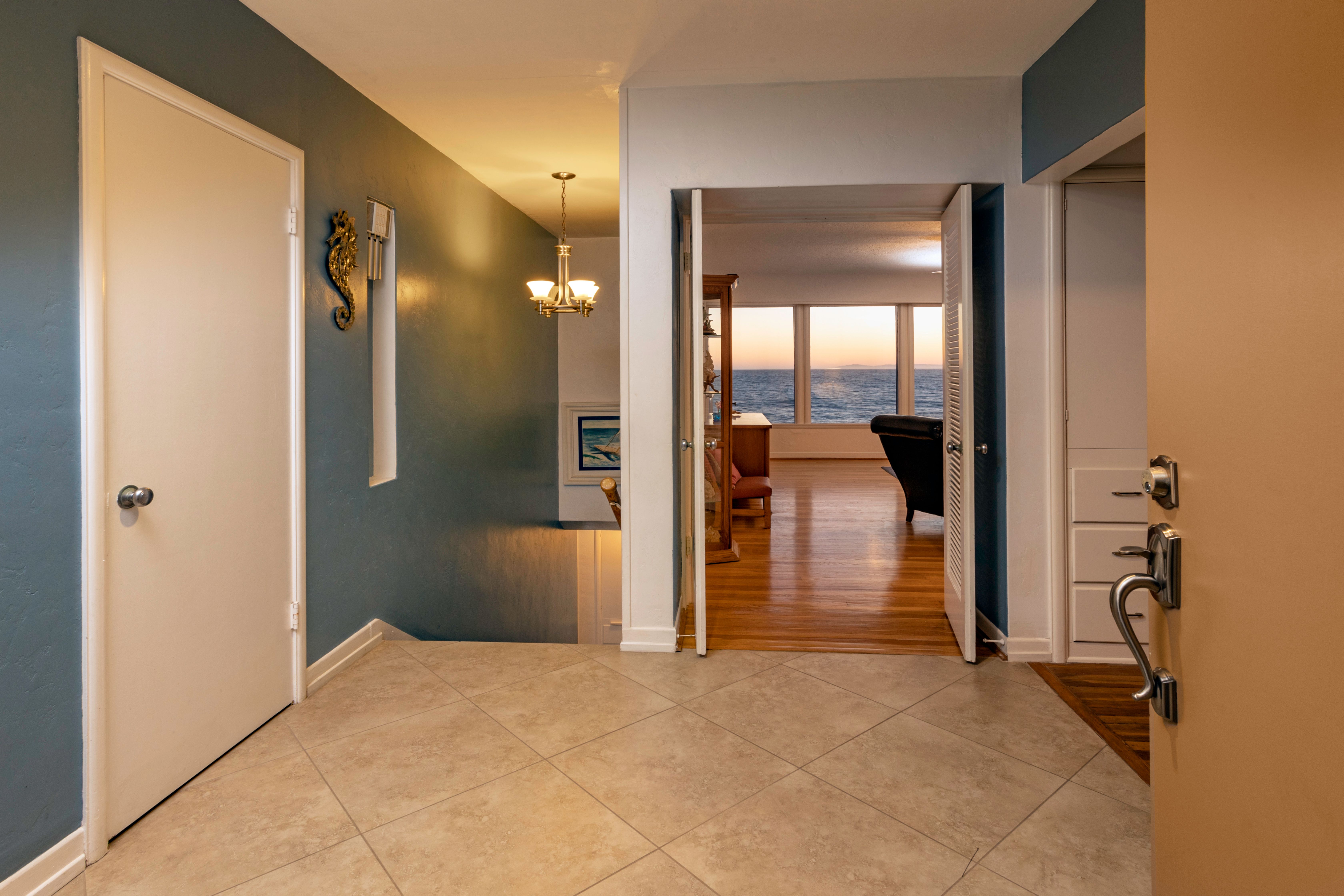 20 Lagunita Drive, Laguna Beach, CA