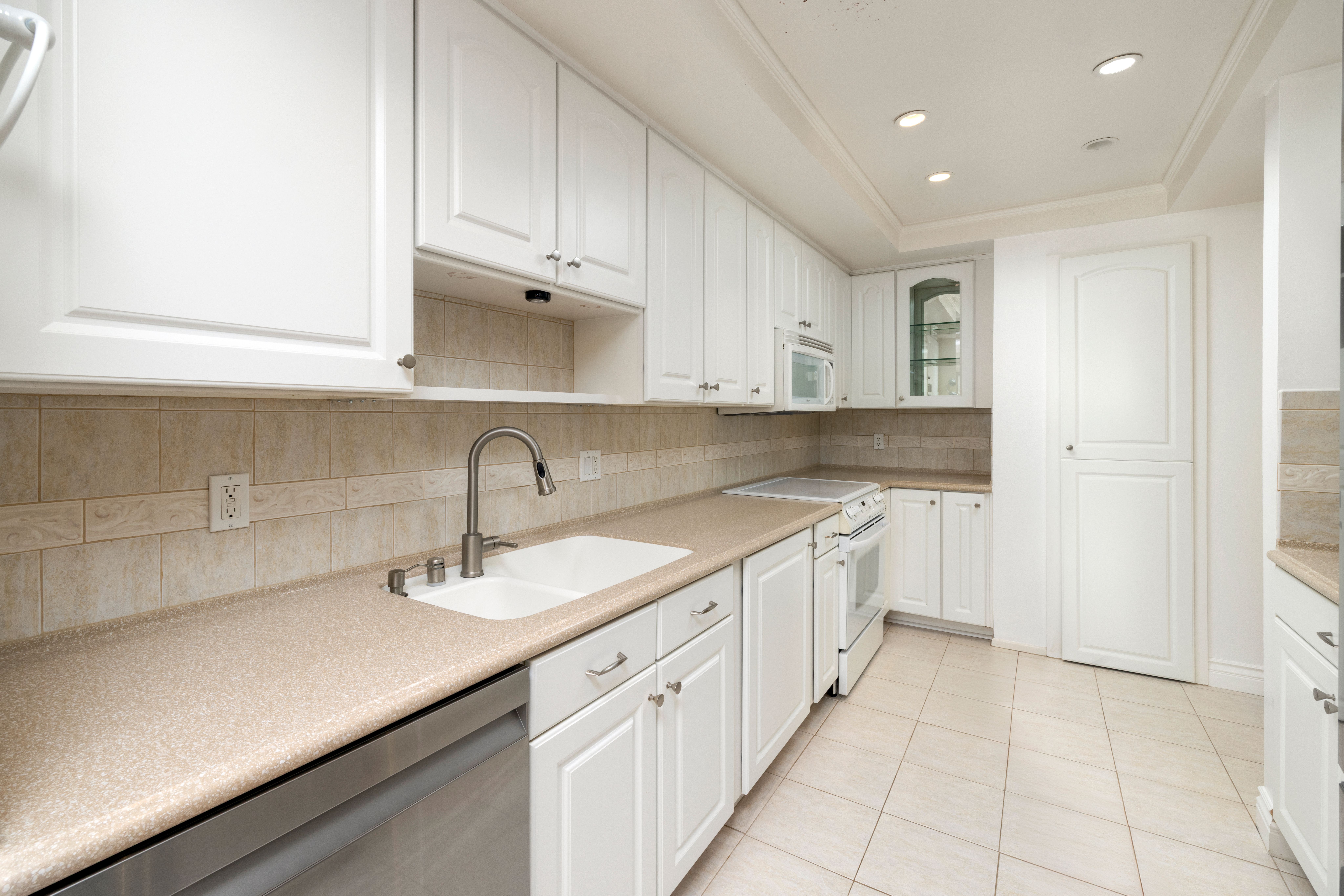 3200 La Rotonda Drive Unit 316