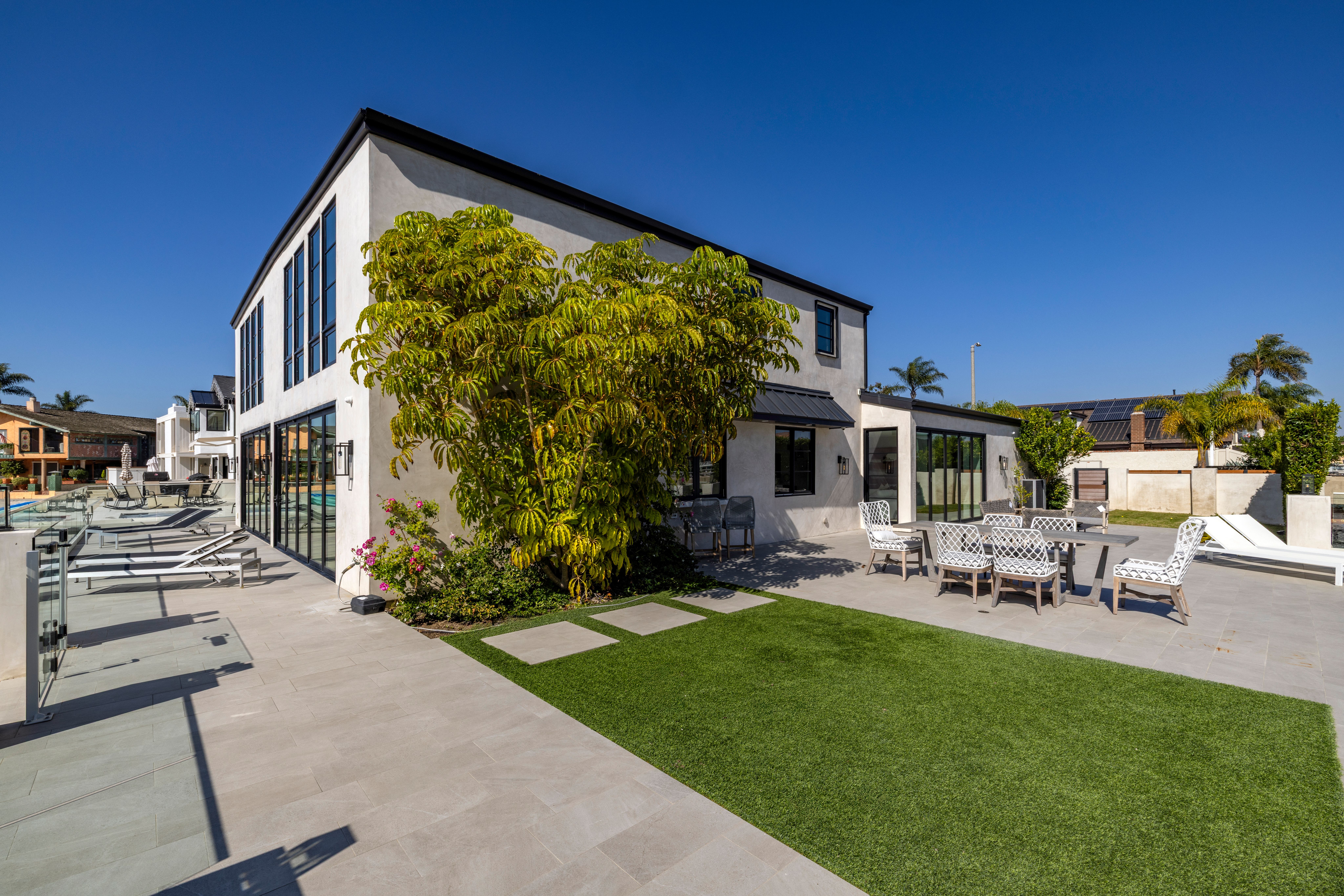 4072 Humboldt Drive 