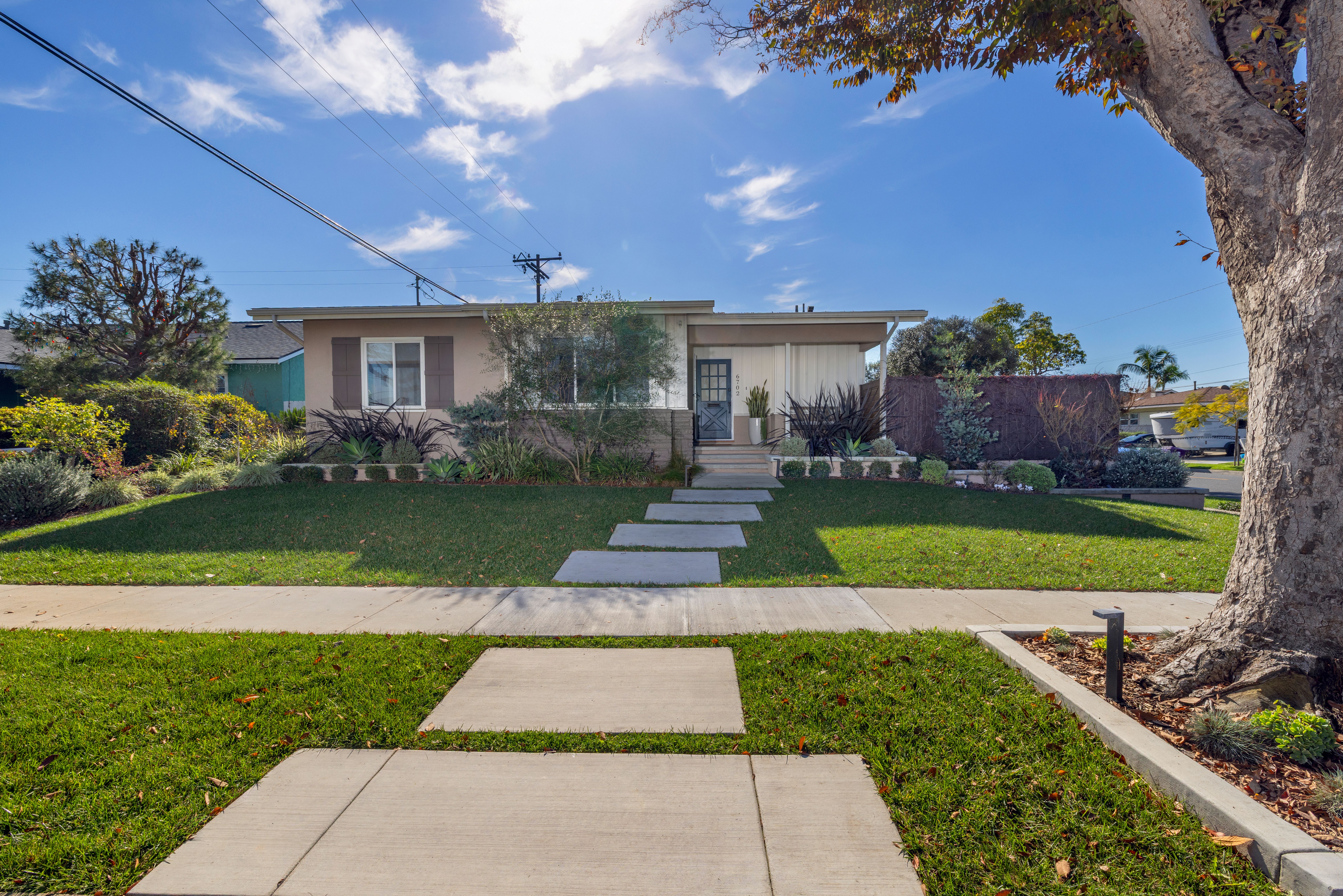 6702 East El Salvador Street 