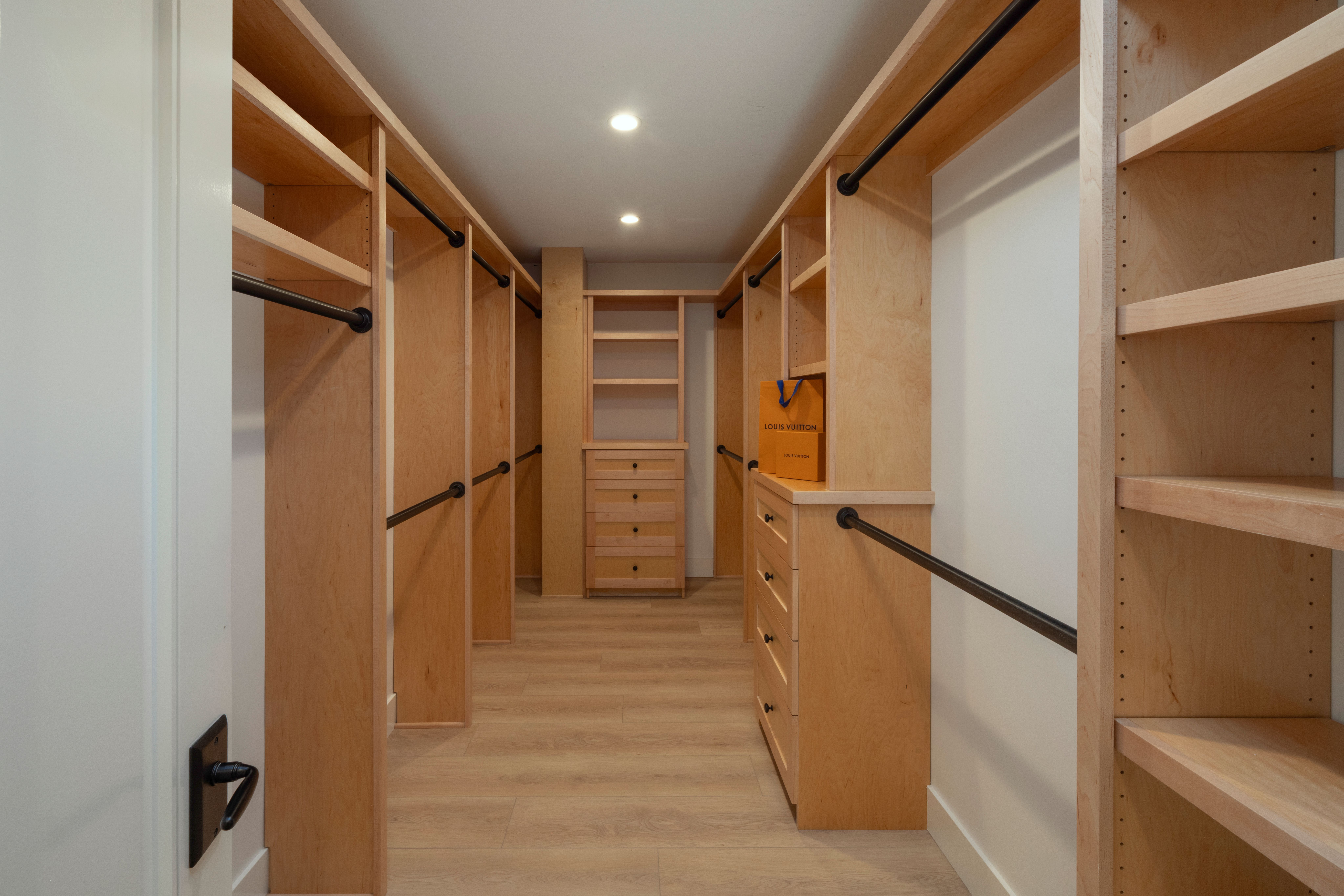 5903 East Corso Di Napoli 