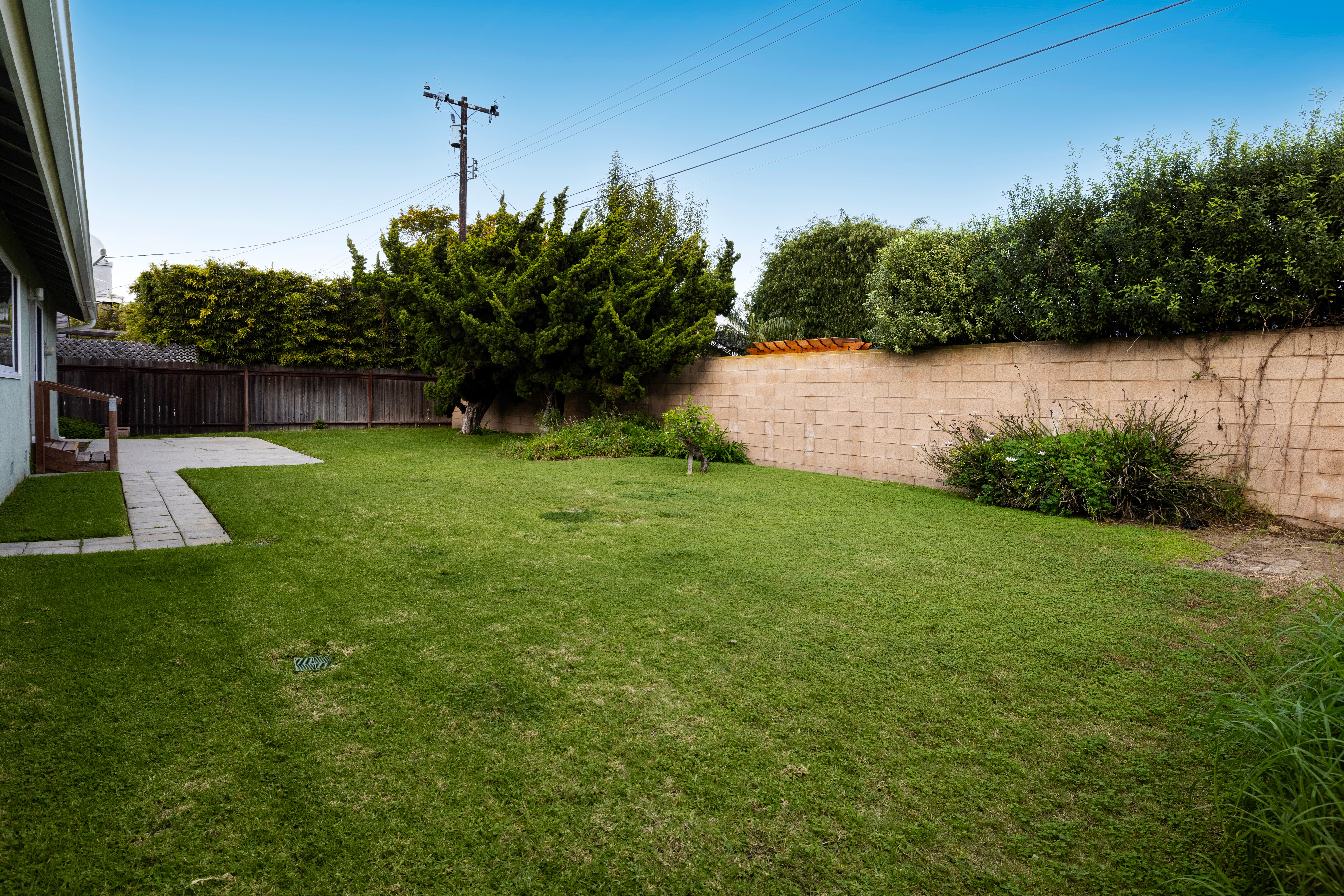 18828 Santa Mariana Street 