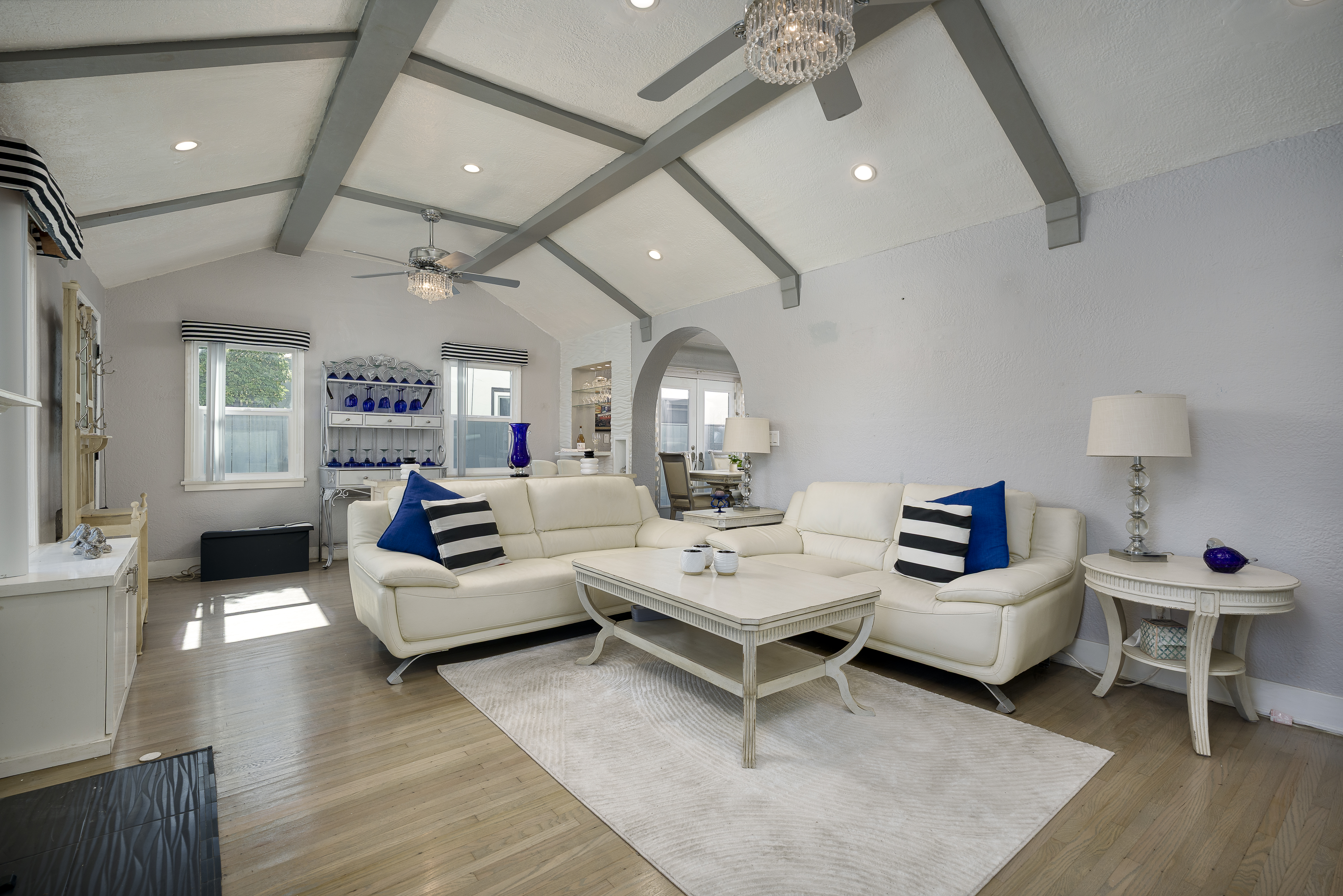 207 Santa Ana Avenue 