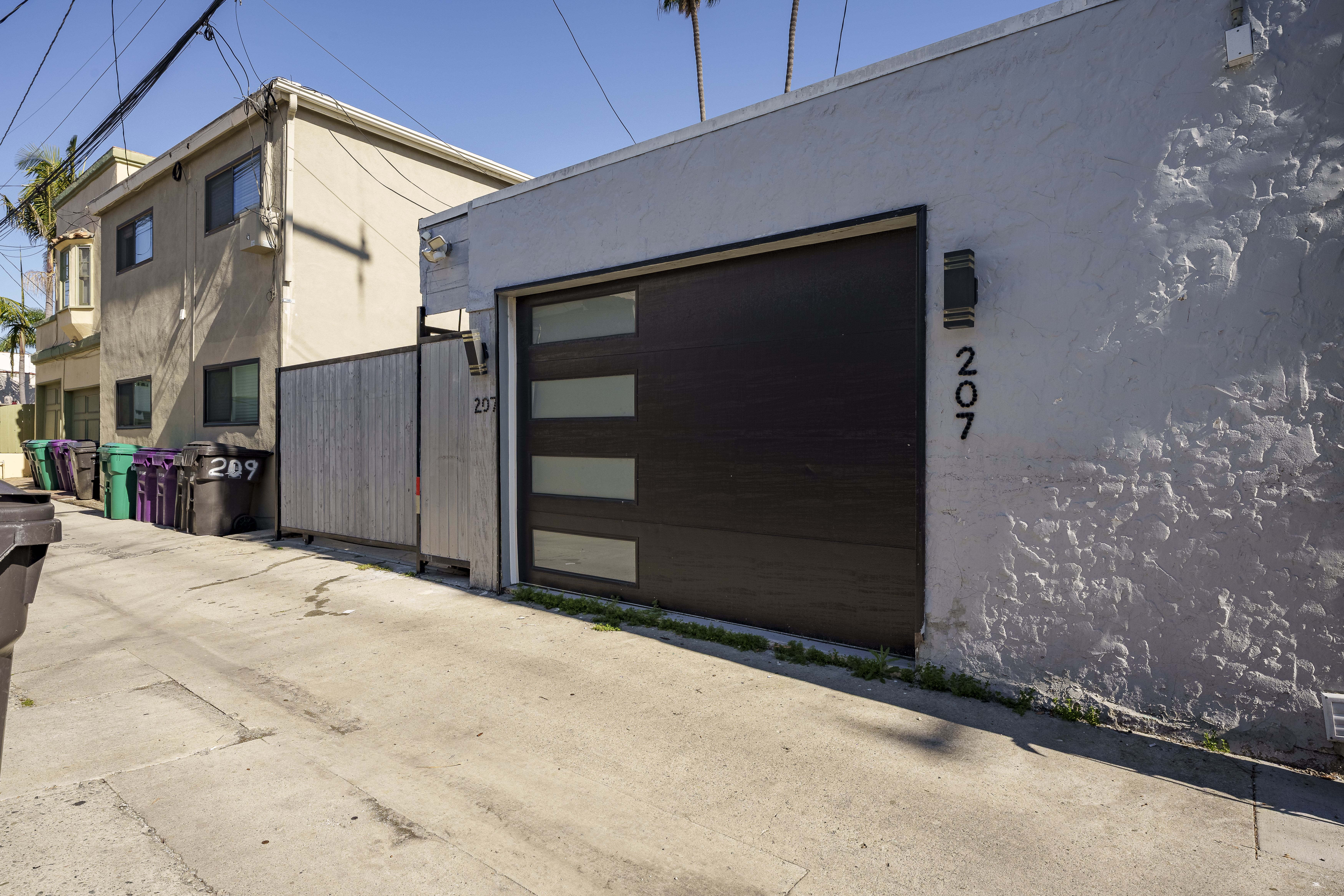 207 Santa Ana Avenue 