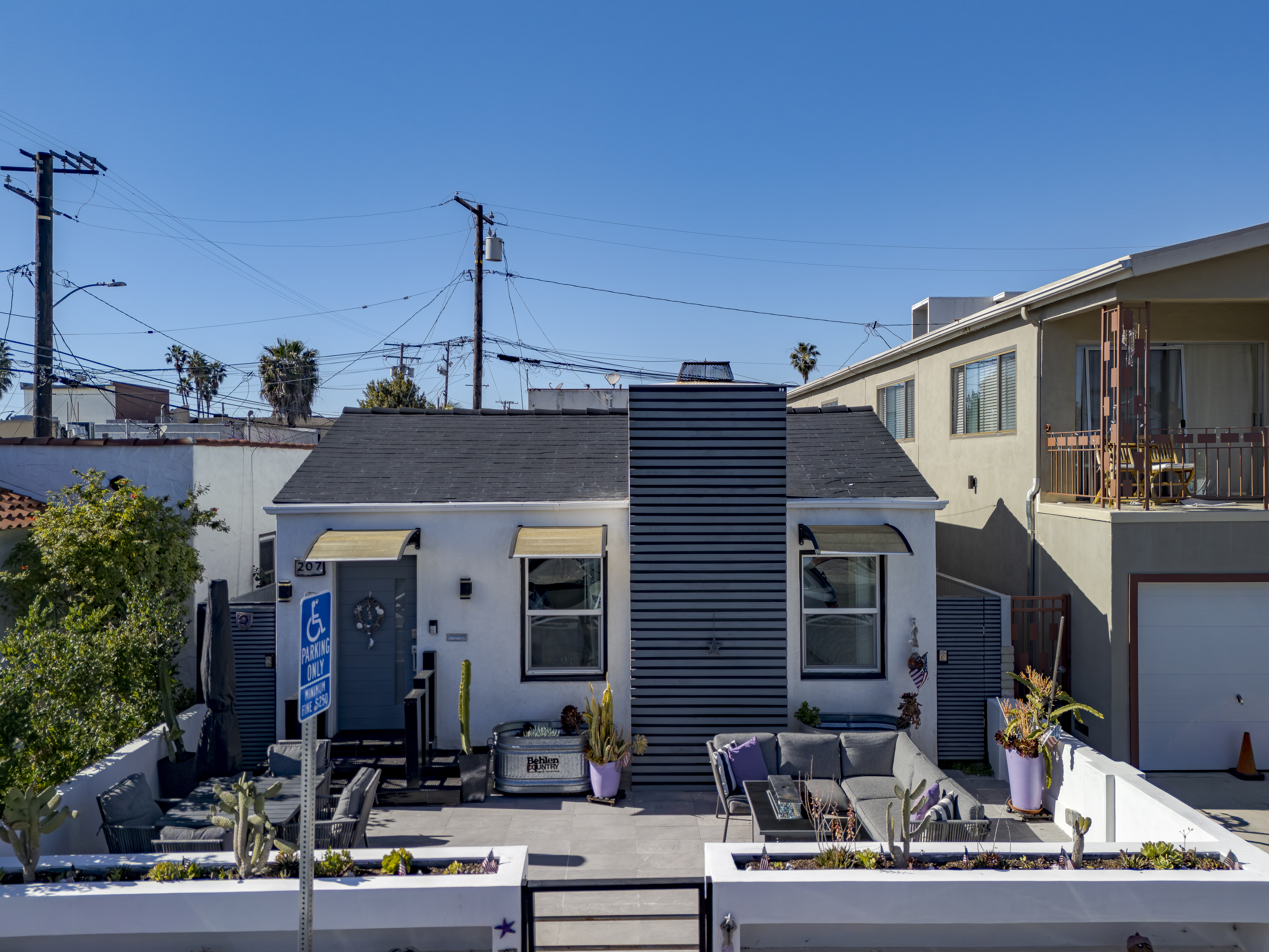 207 Santa Ana Avenue 