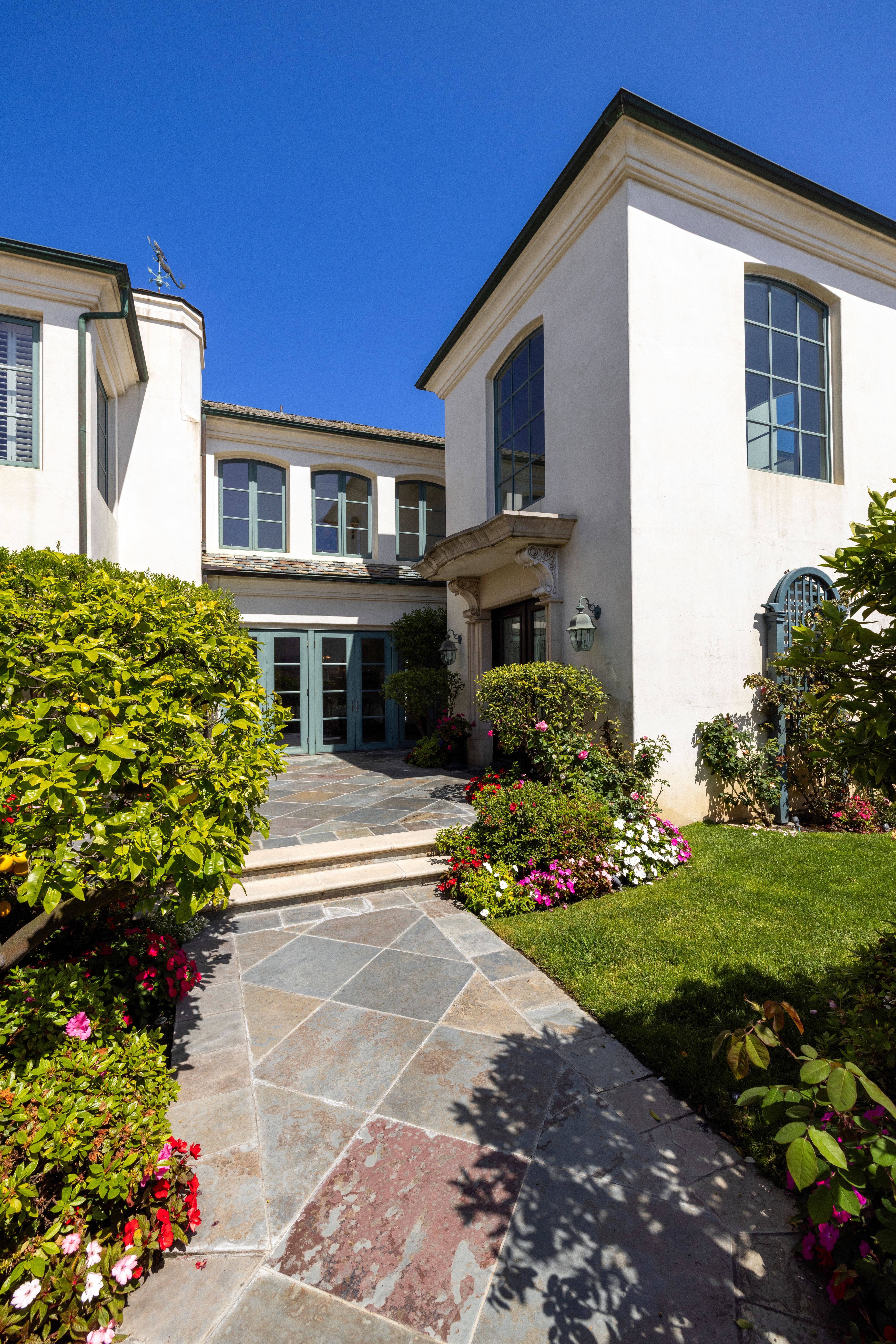 3322 Devon Circle 