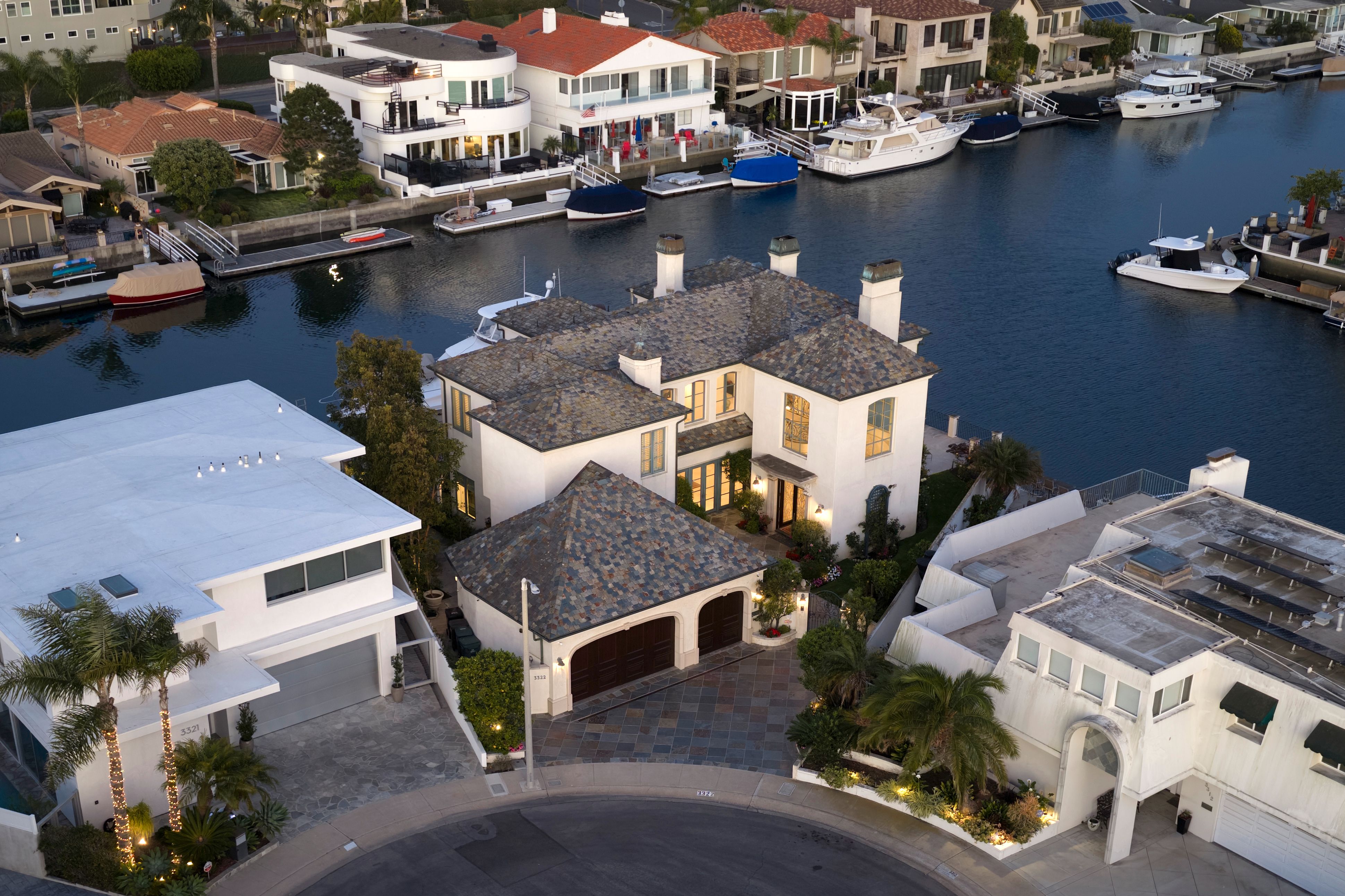 3322 Devon Circle 