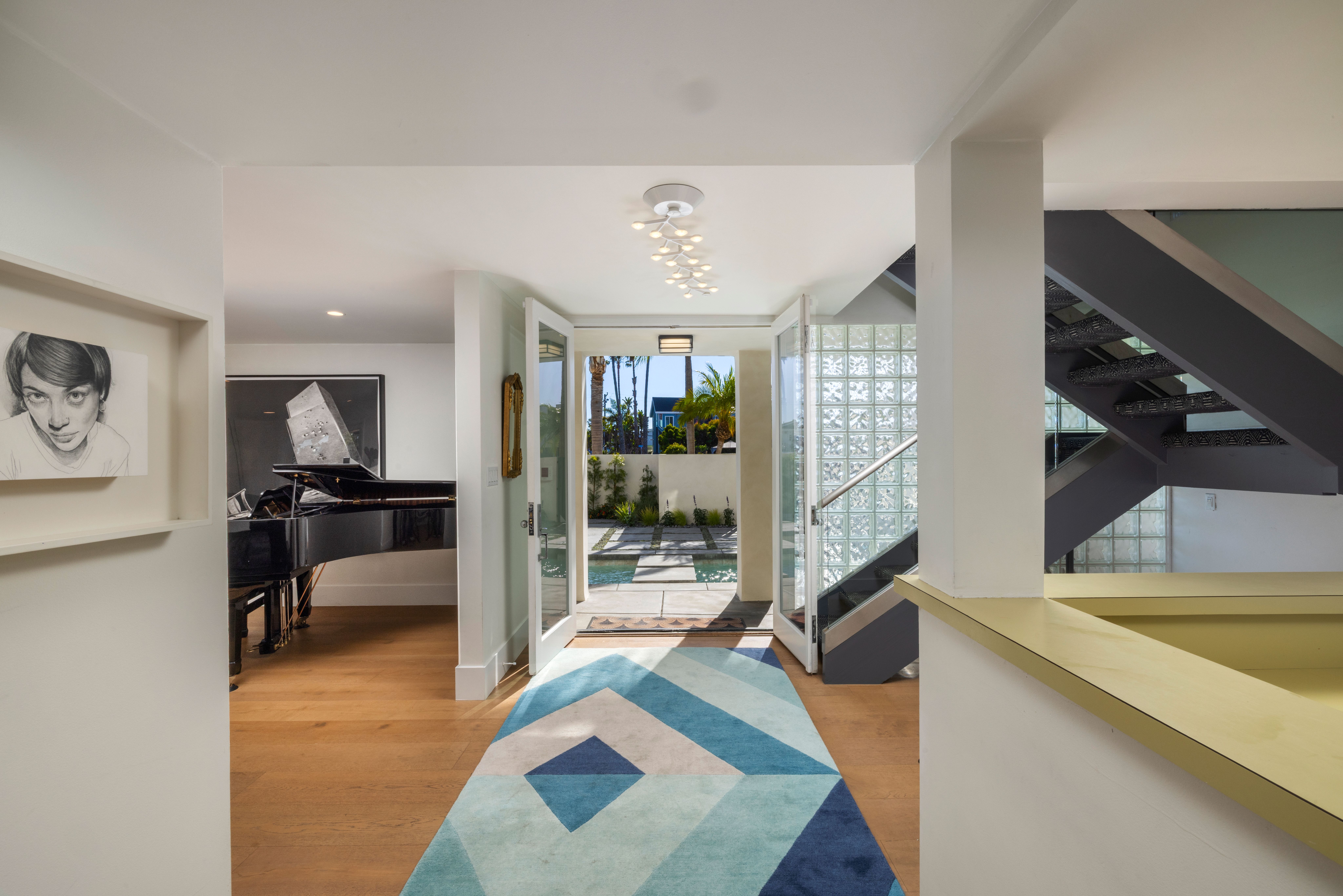 3242 Falkland Circle 
