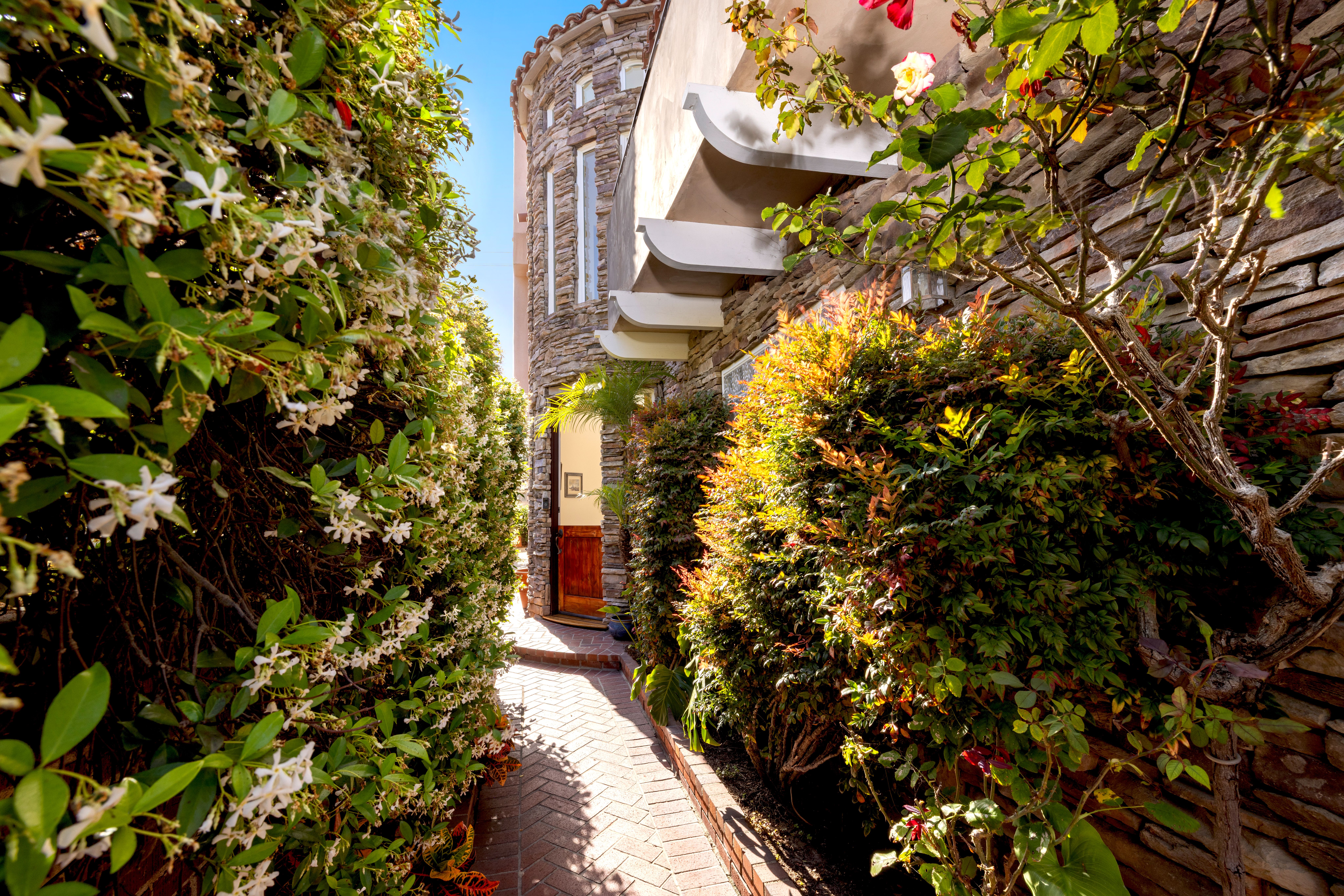 19 Geneva Walk 