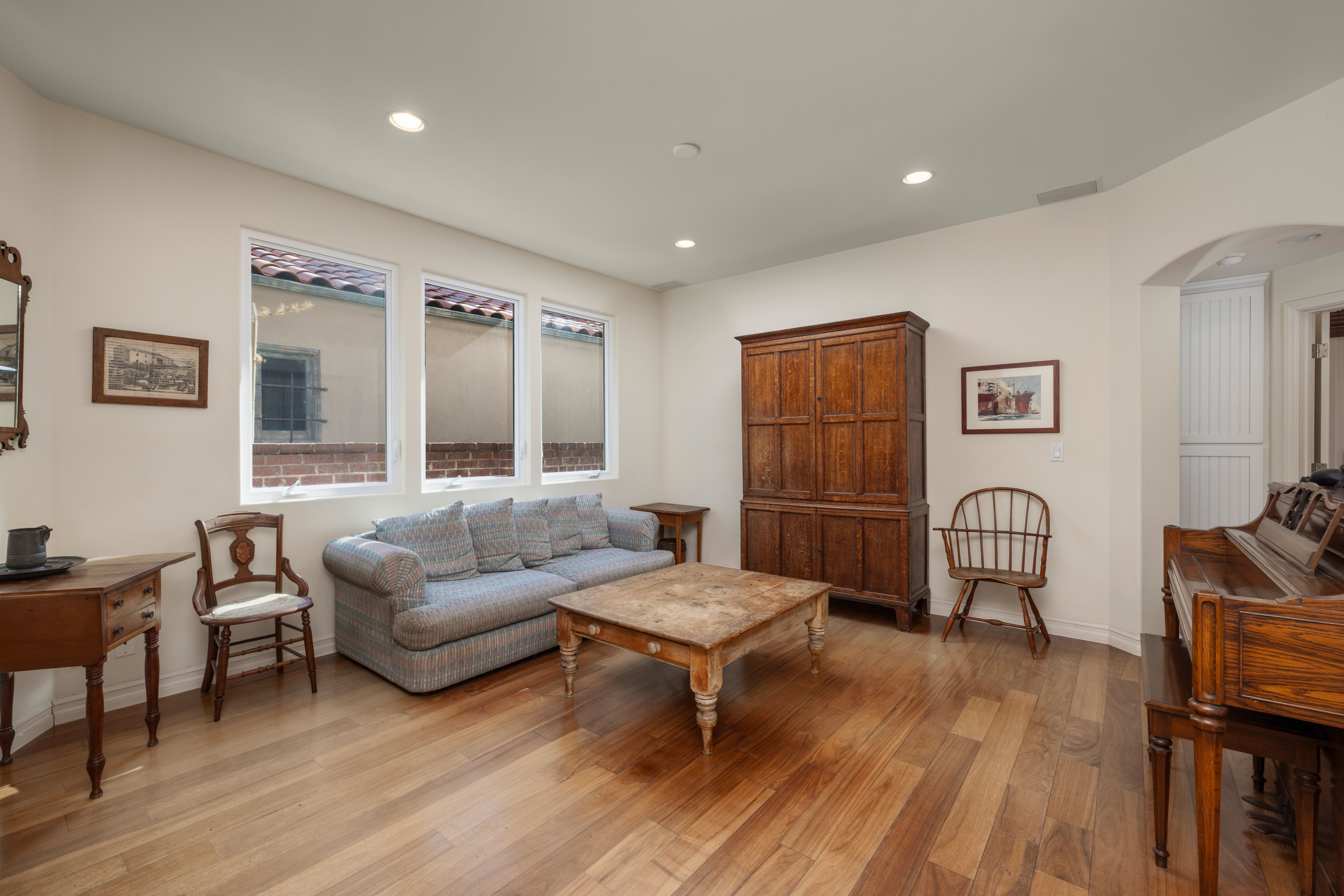 19 Geneva Walk 