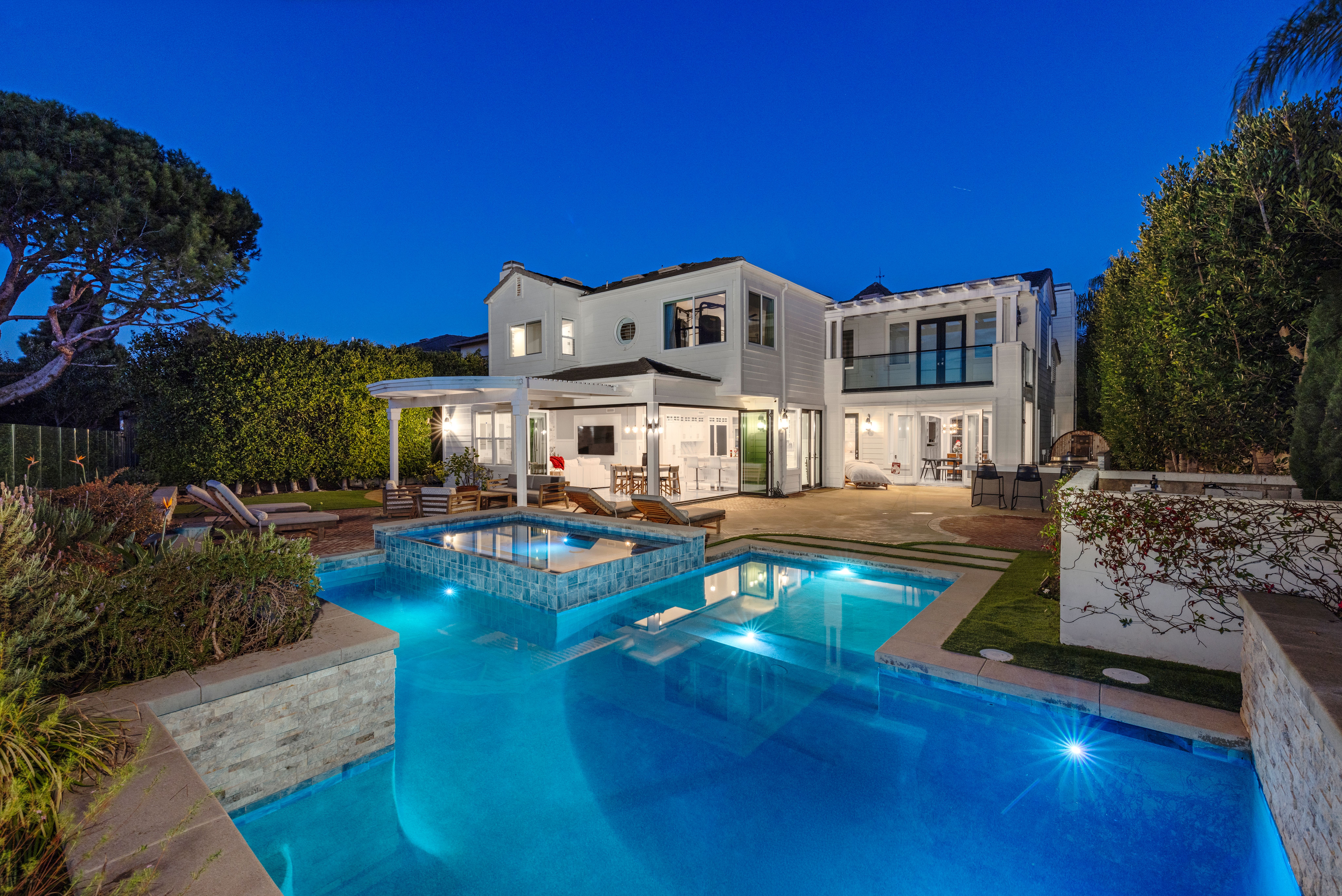 19531 Peninsula Lane 