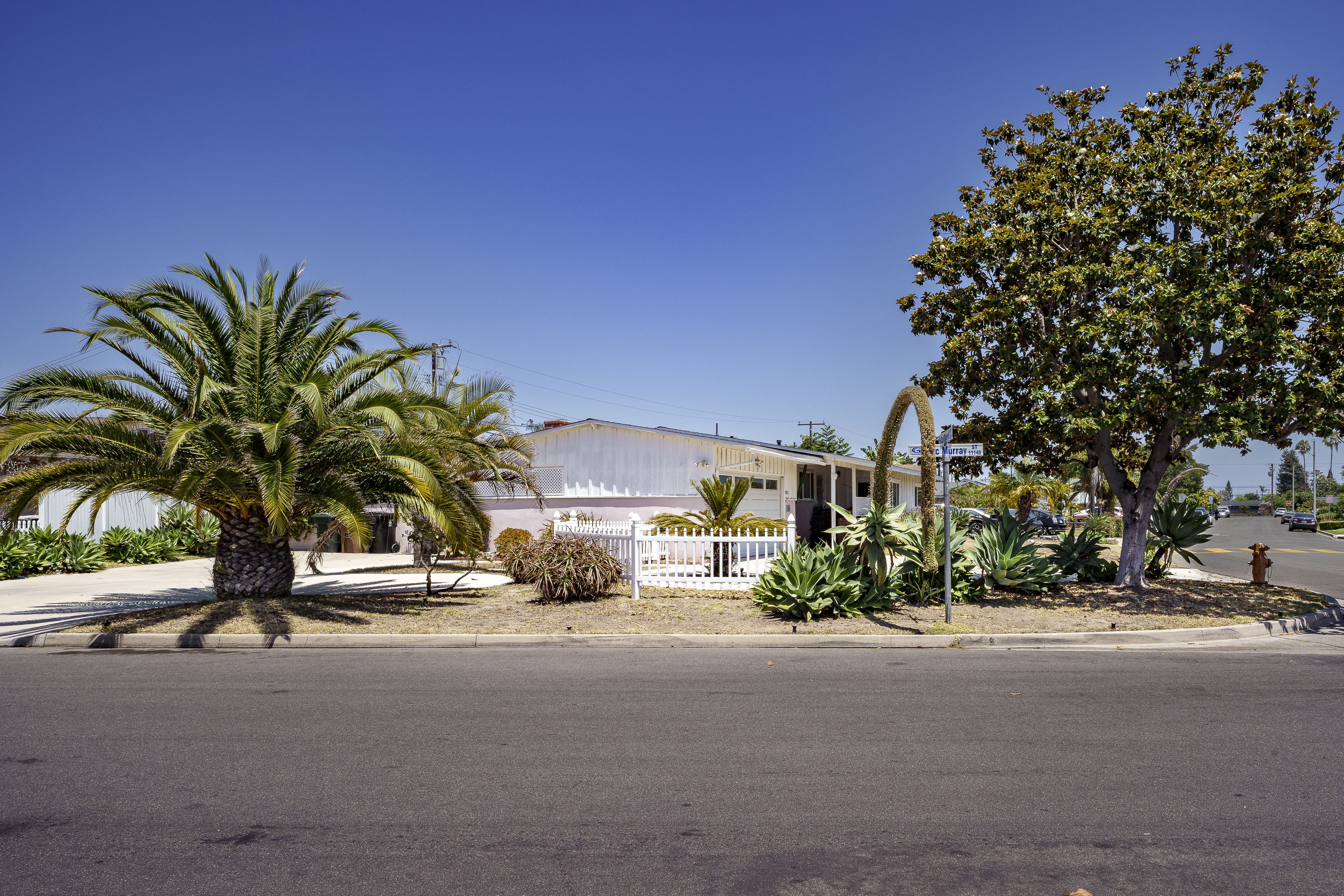 8851 La Grand Avenue 