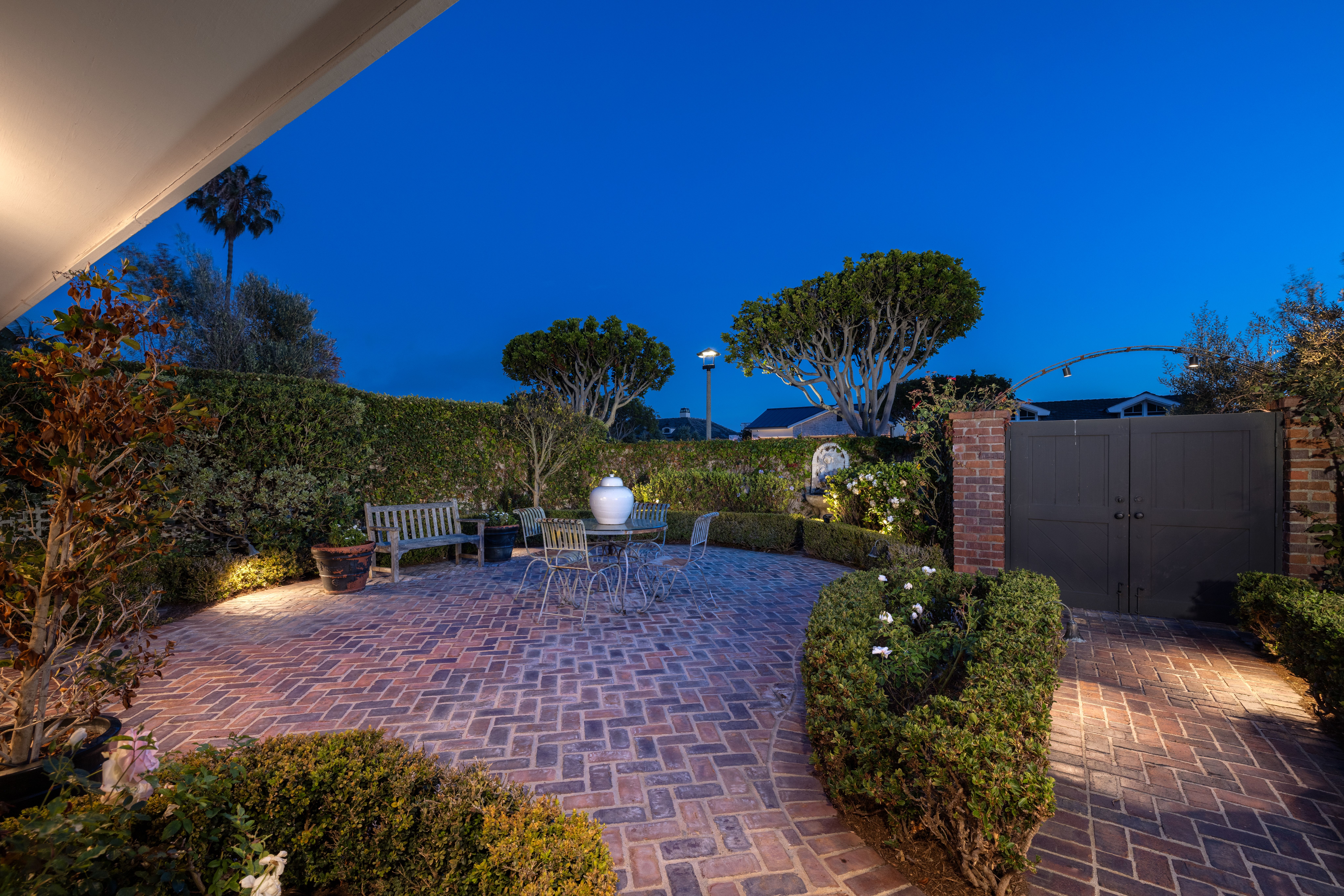 877 Sandcastle Drive 