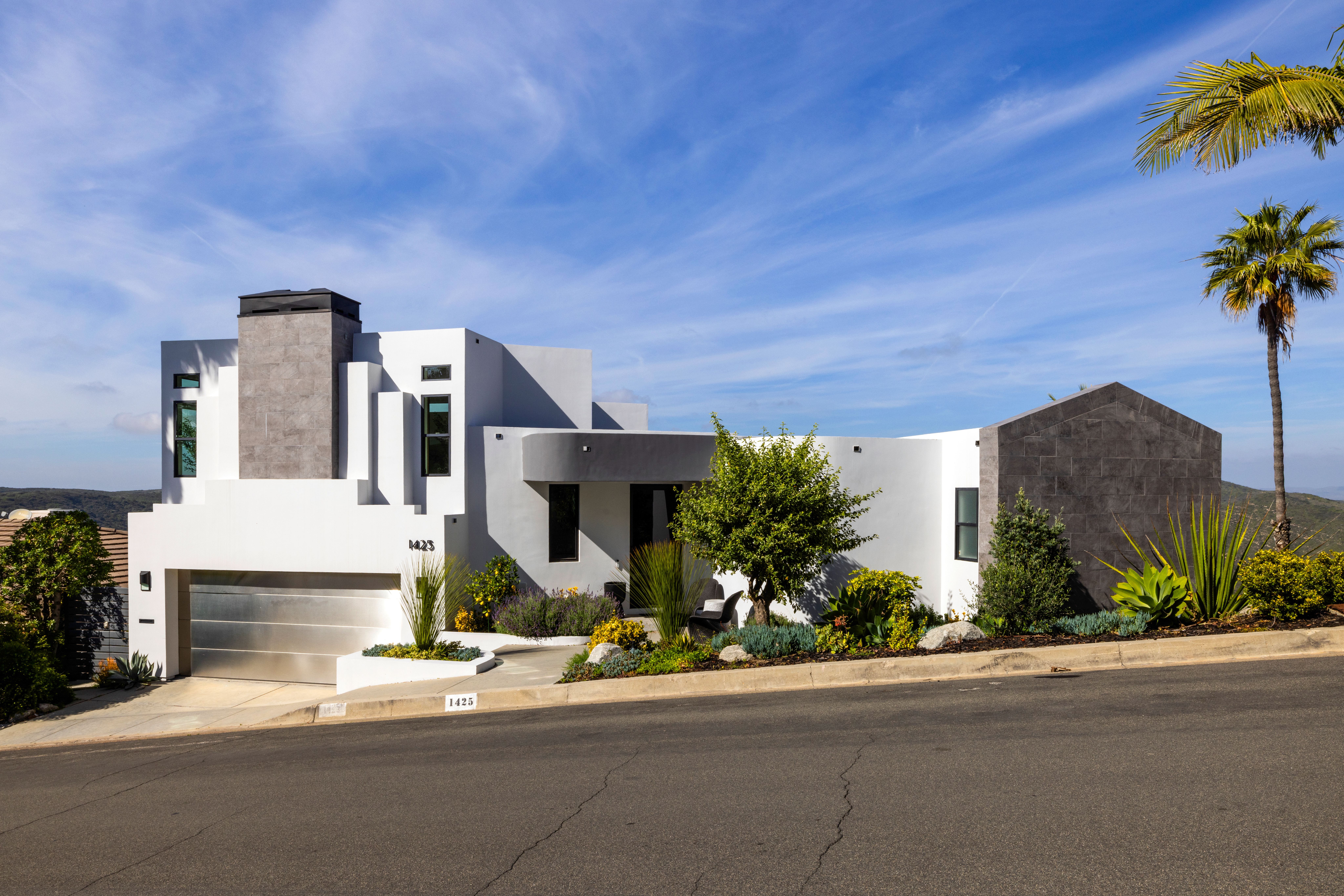 1425 Skyline Drive 
