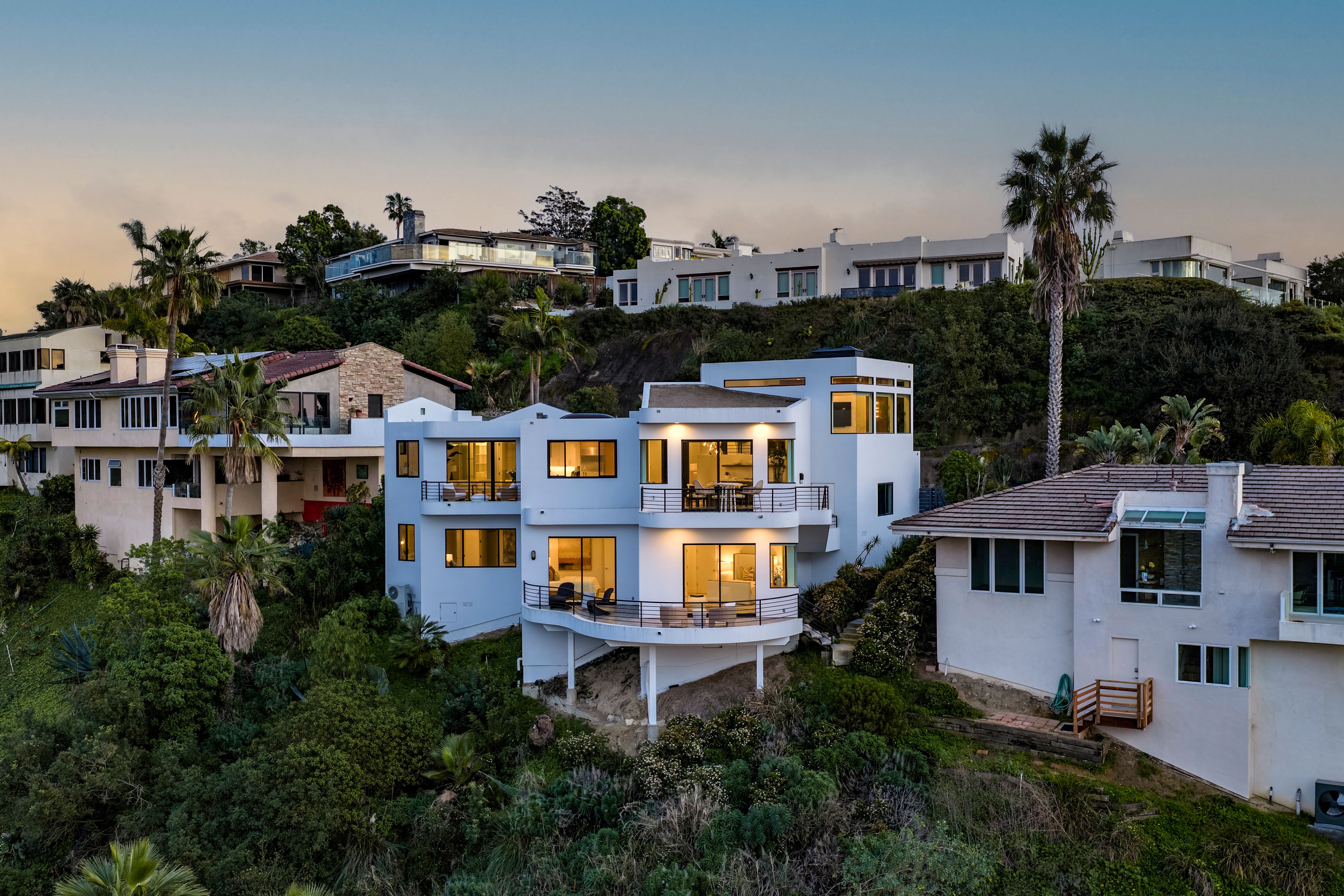 1425 Skyline Drive 