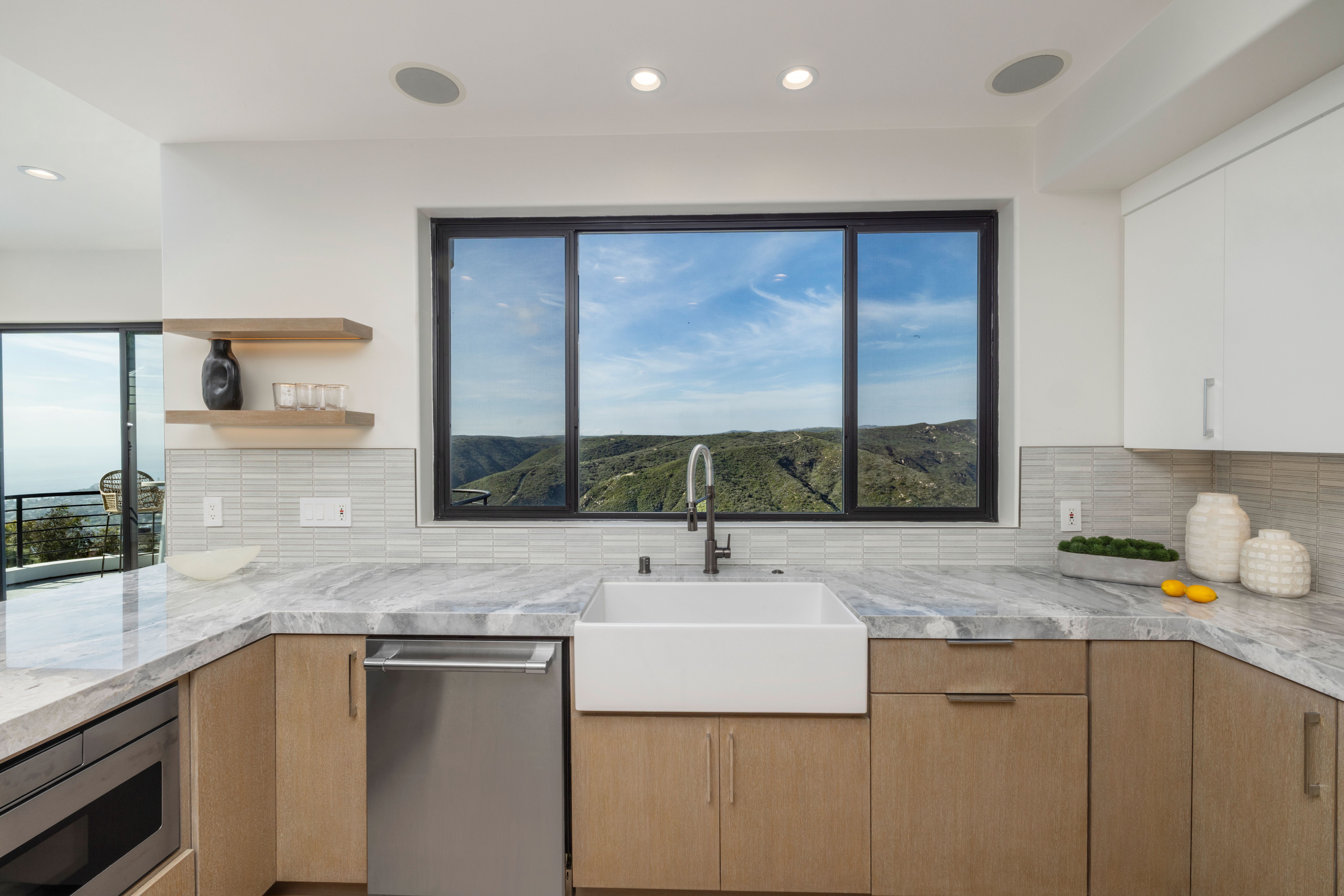1425 Skyline Drive 