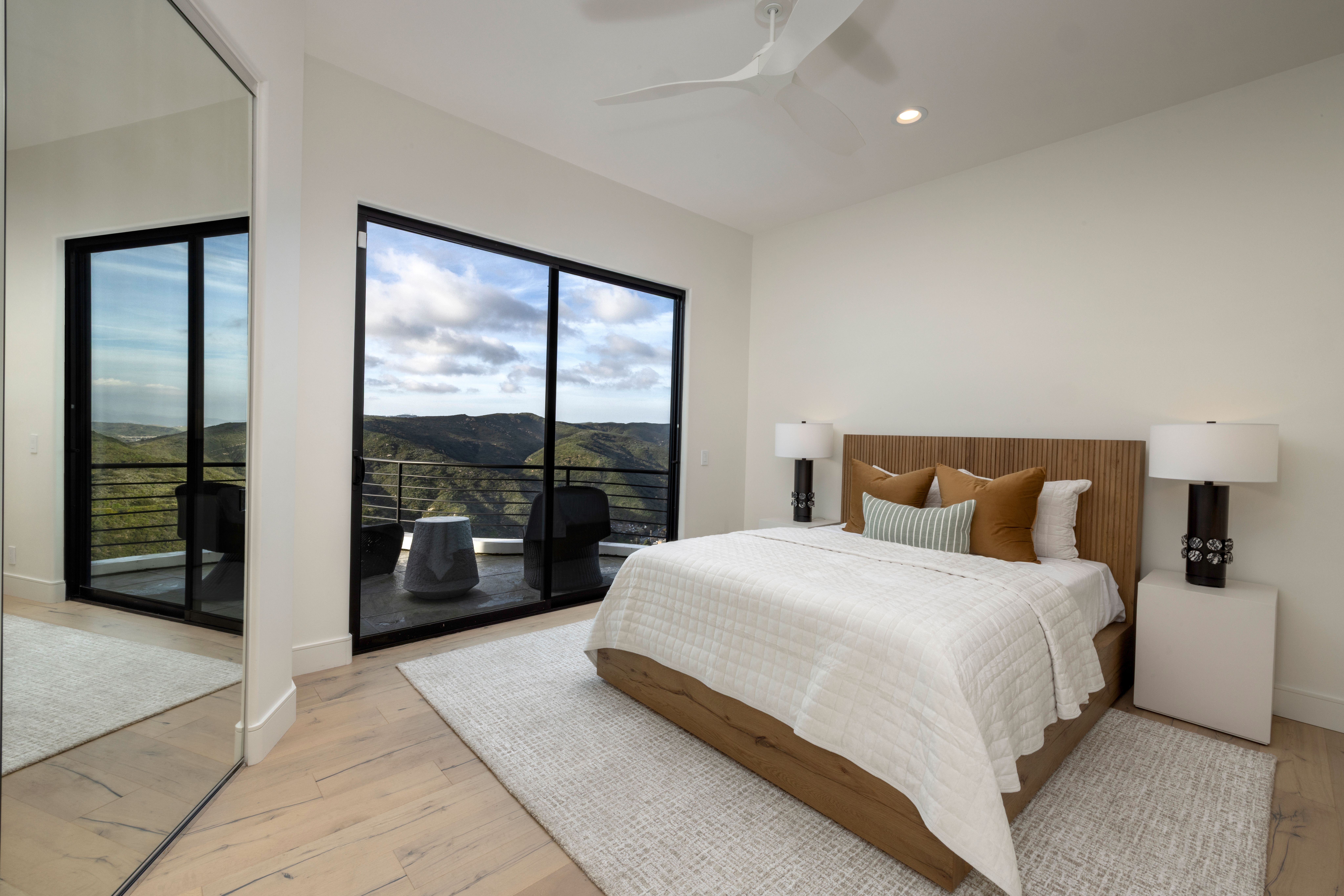 1425 Skyline Drive 