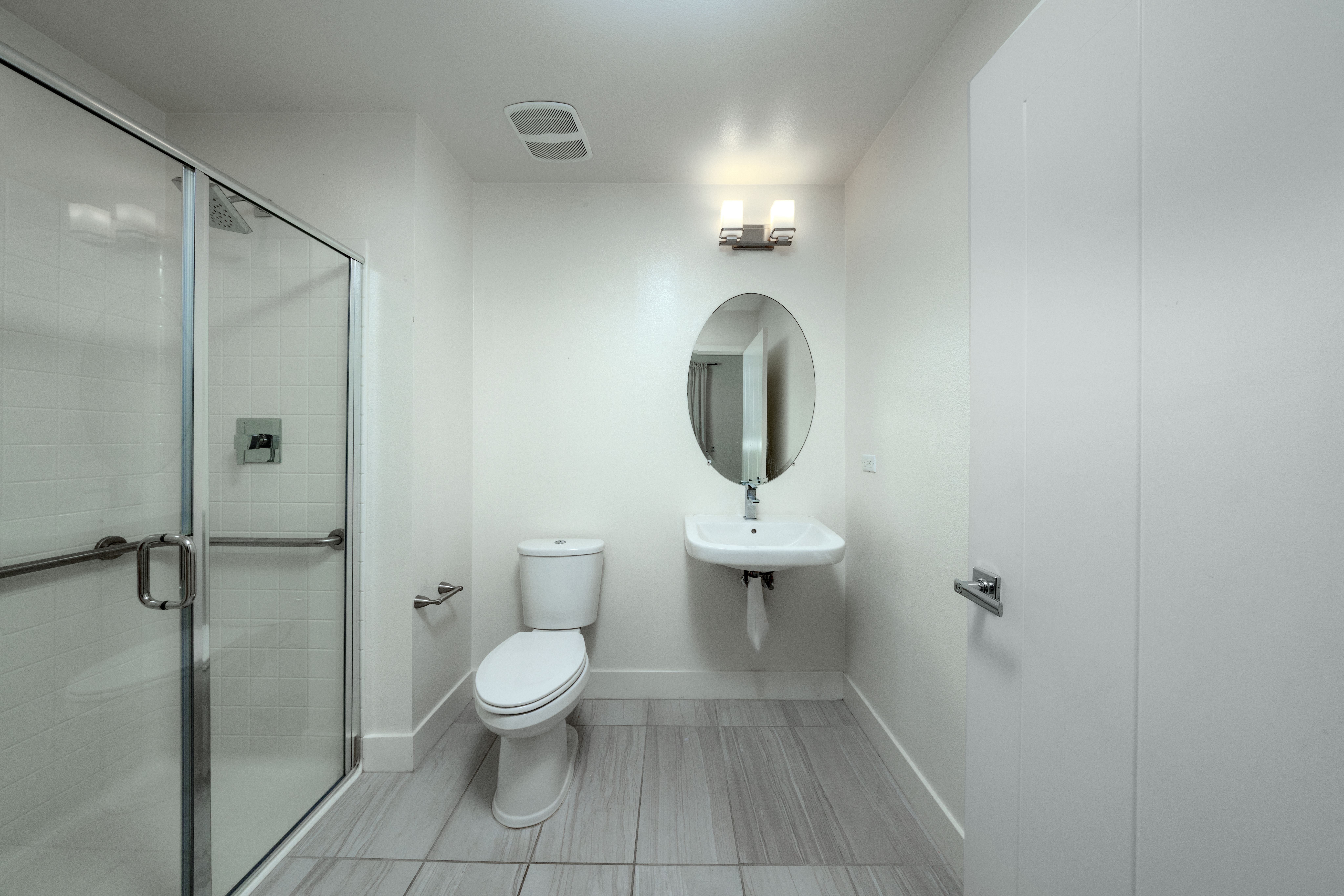 1675 Grand View 