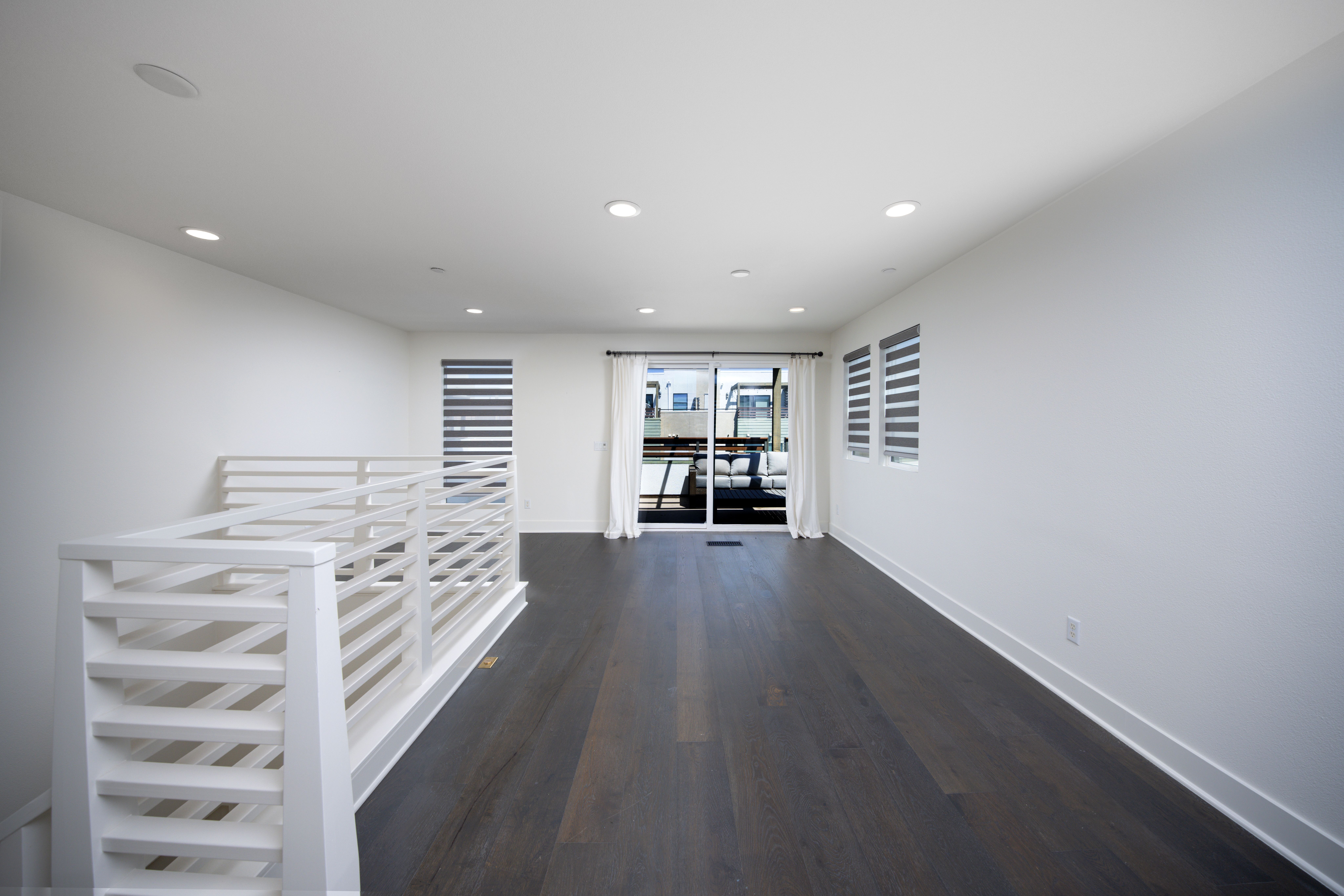 1675 Grand View 