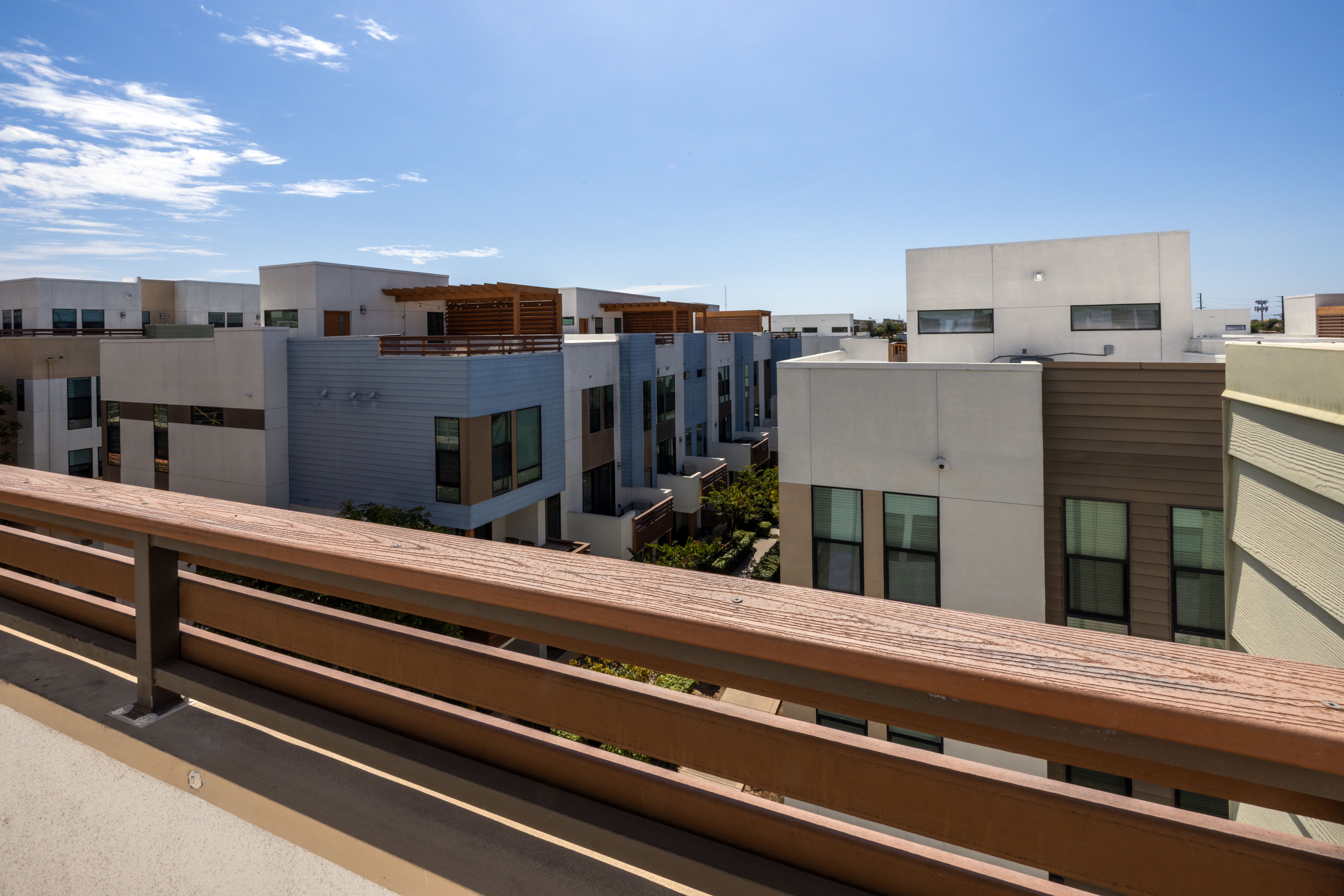 1675 Grand View 