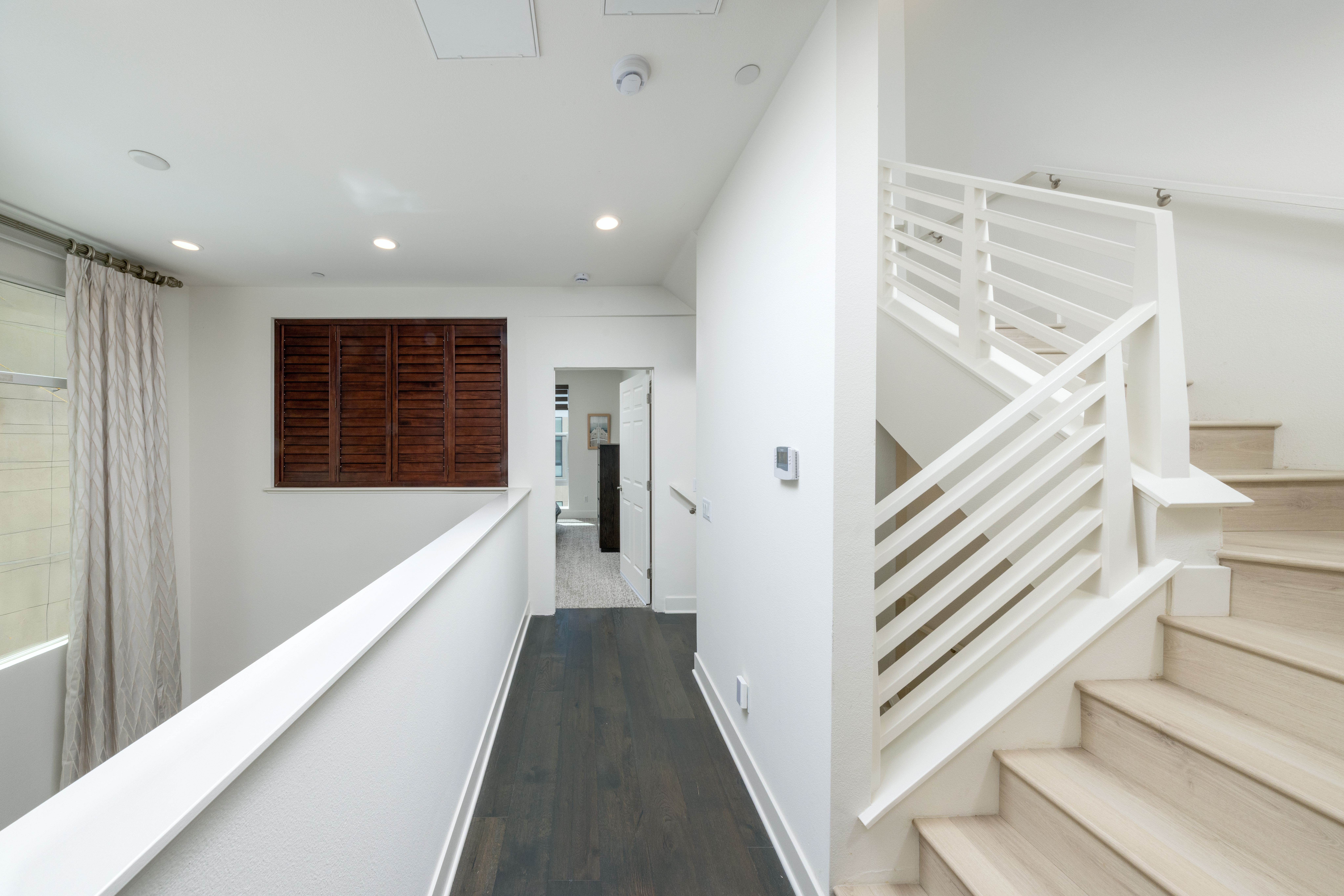 1675 Grand View 