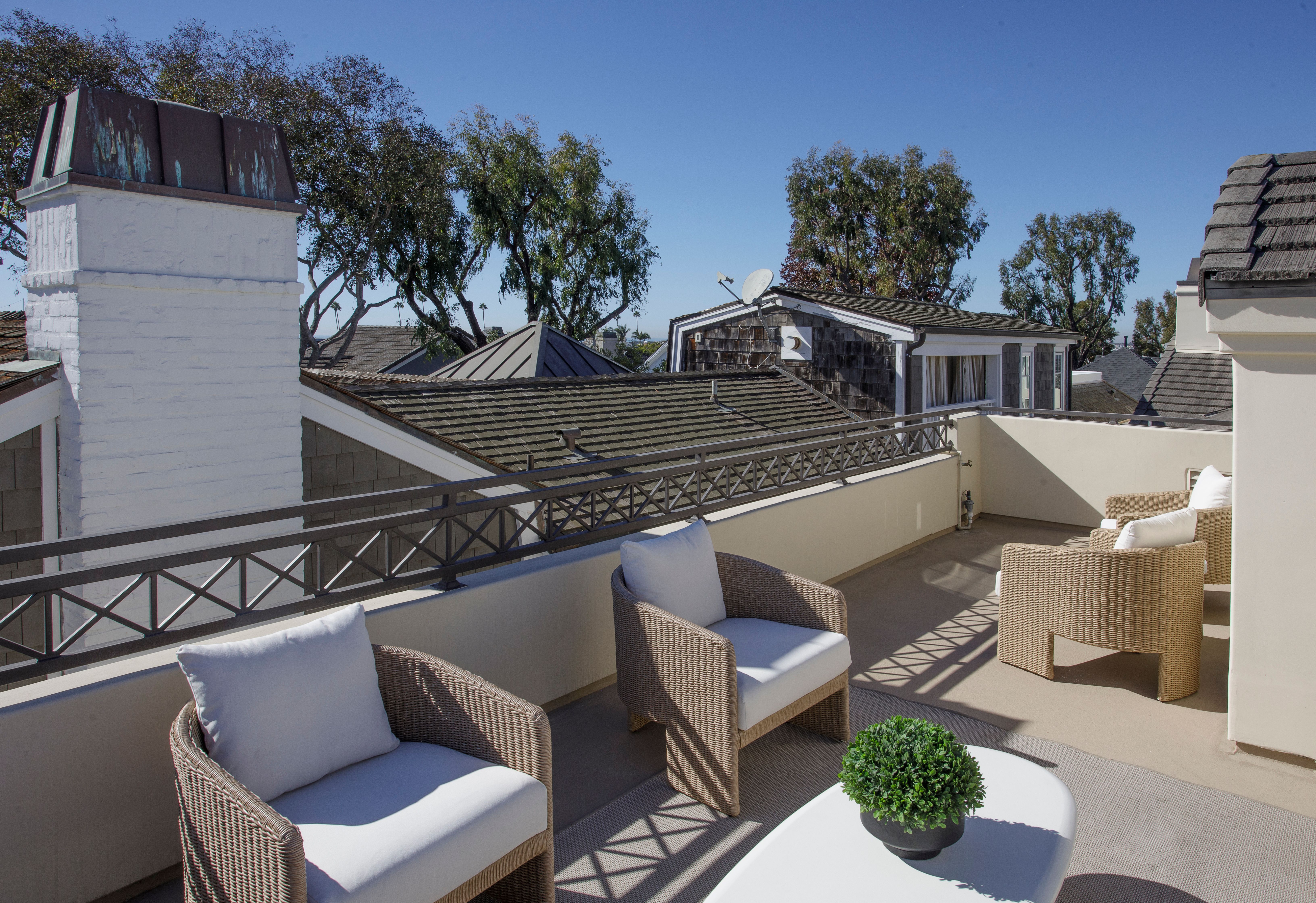 503 Carnation Avenue #1