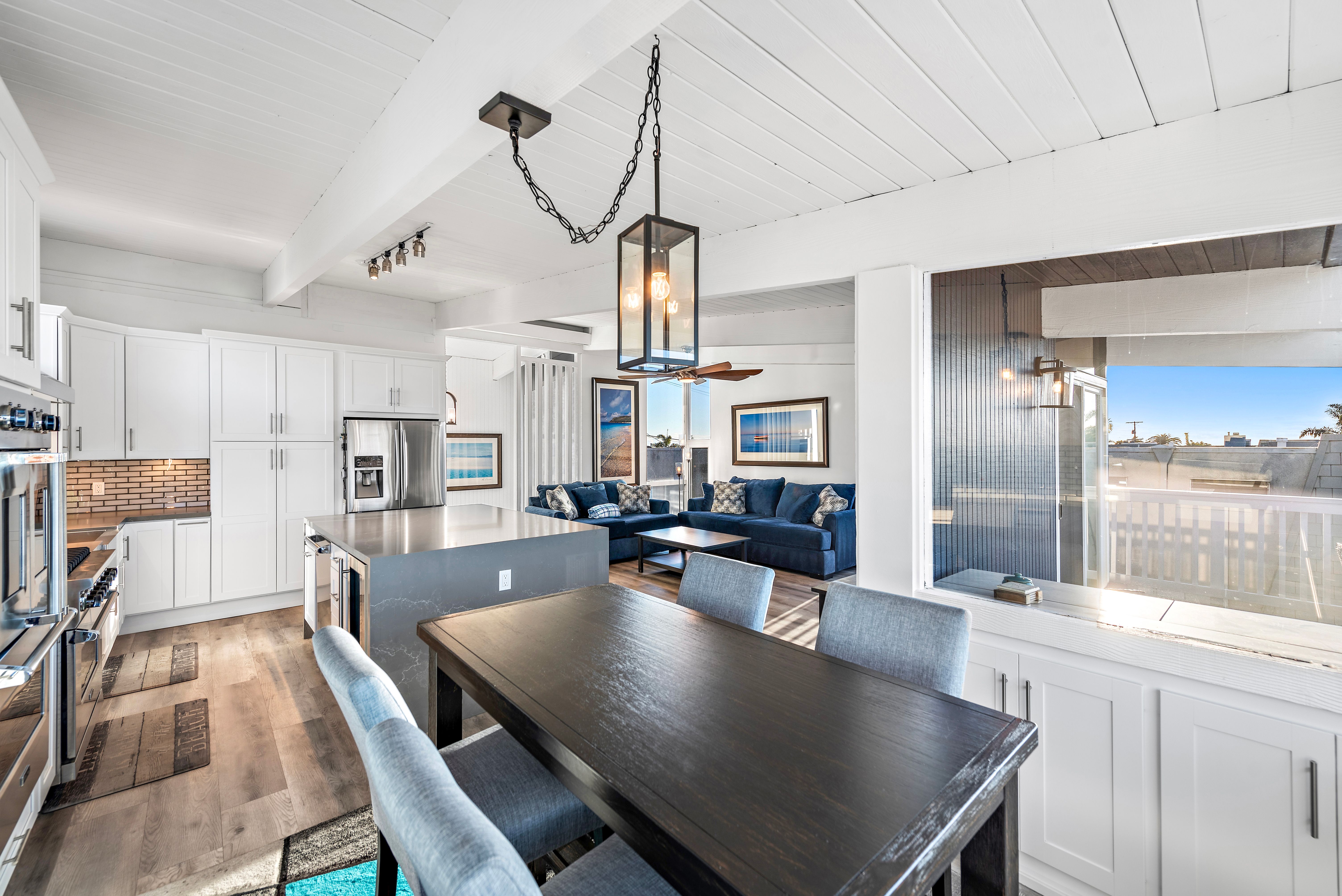 205 West Mariposa 
