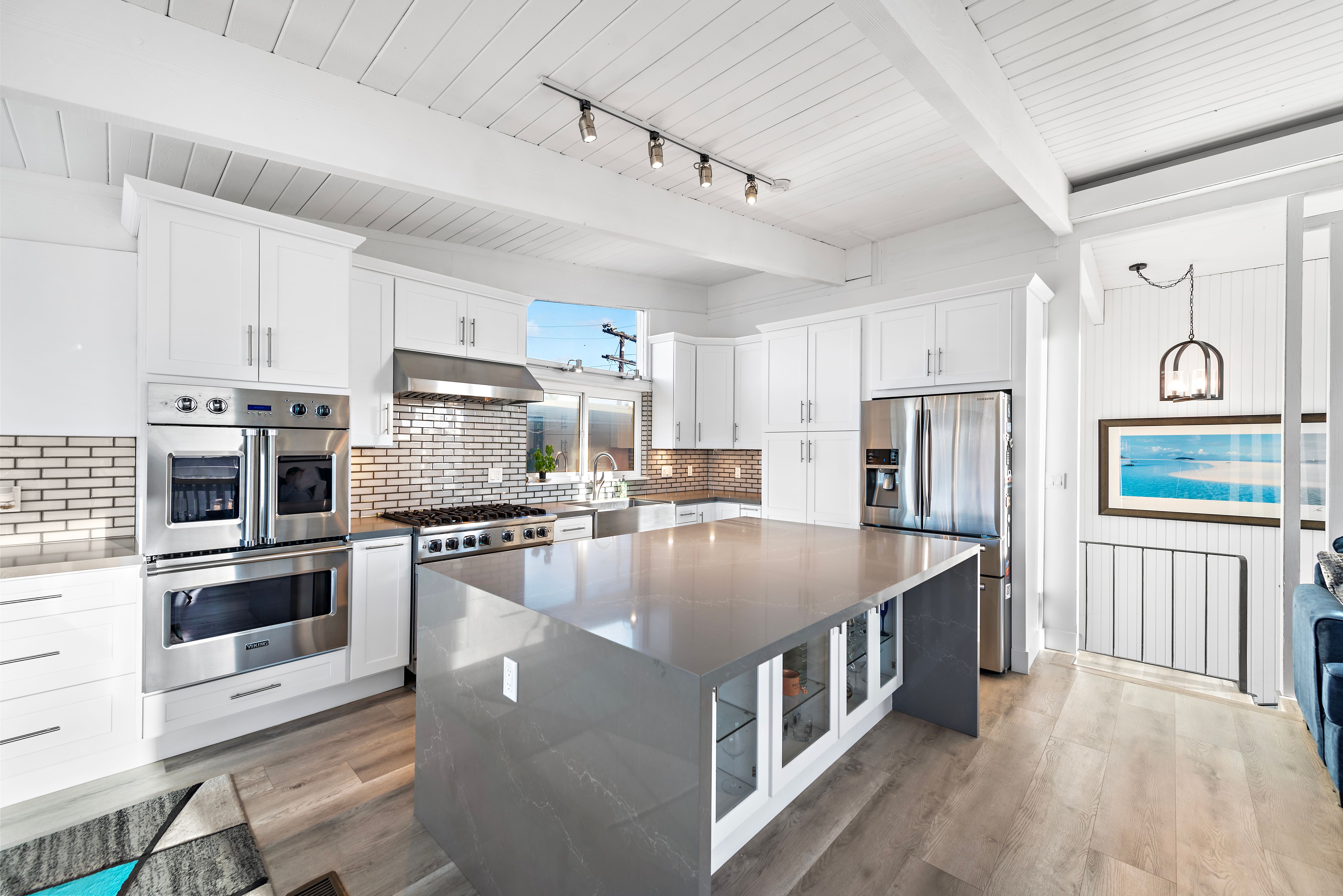 205 West Mariposa 