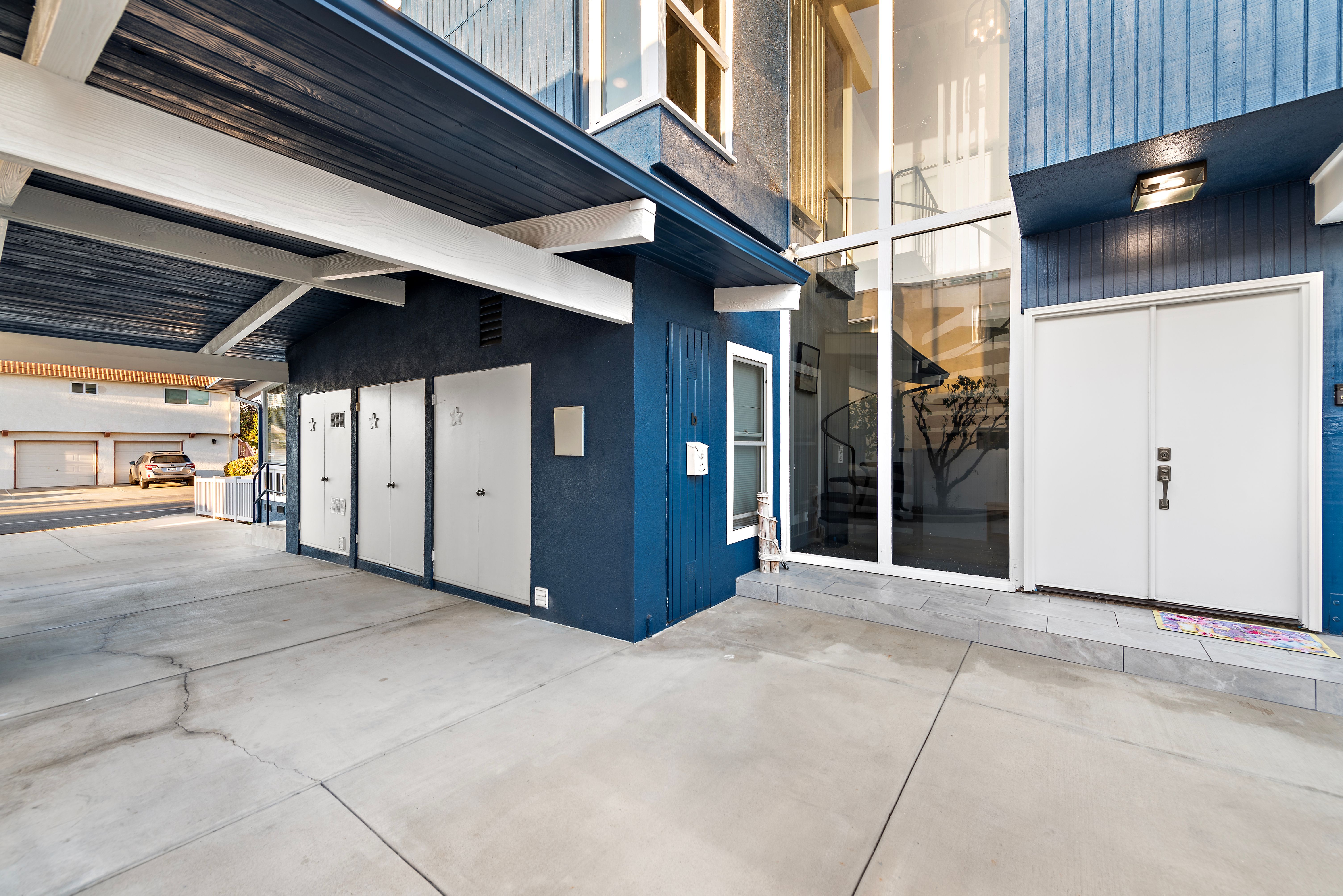 205 West Mariposa 