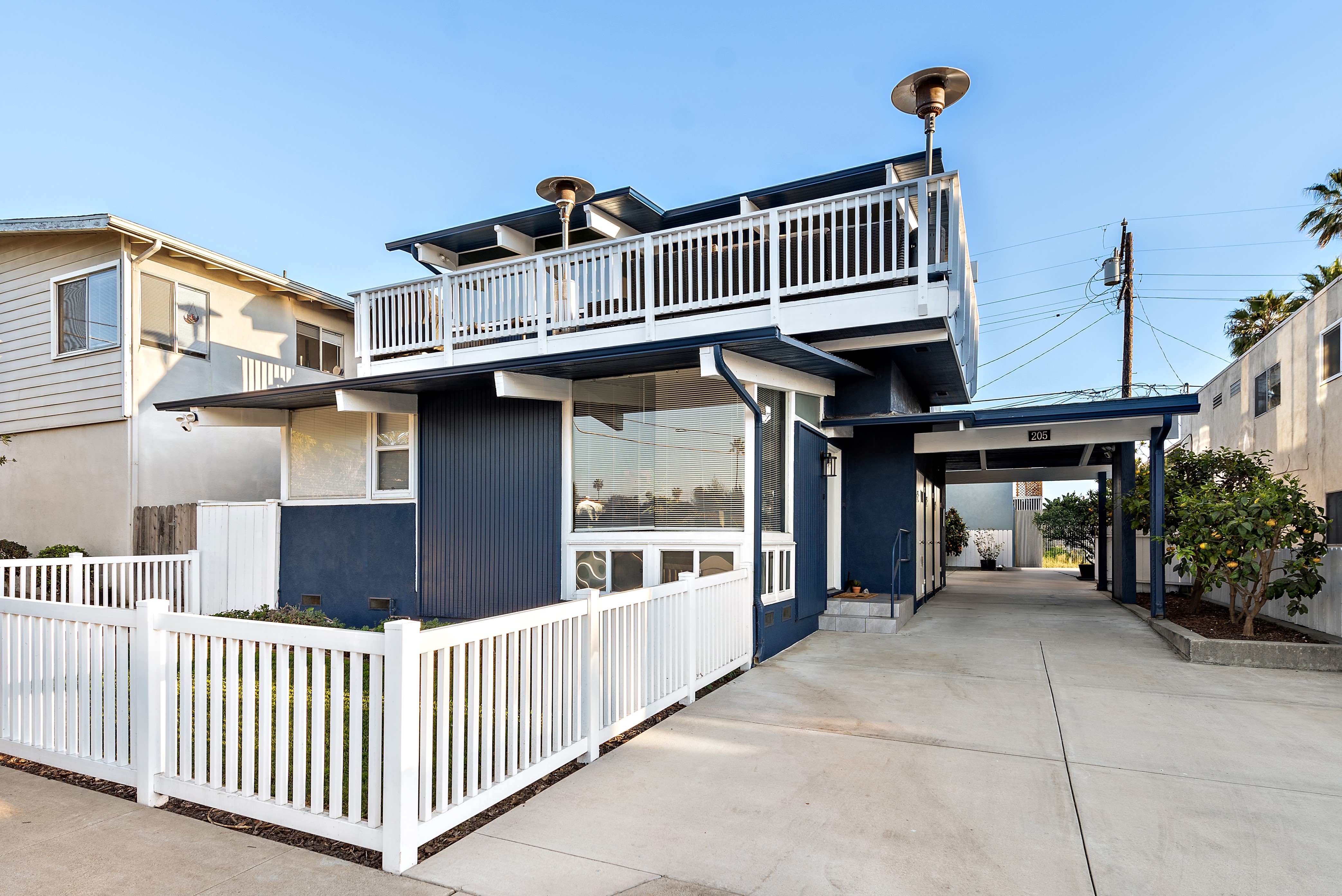 205 West Mariposa 
