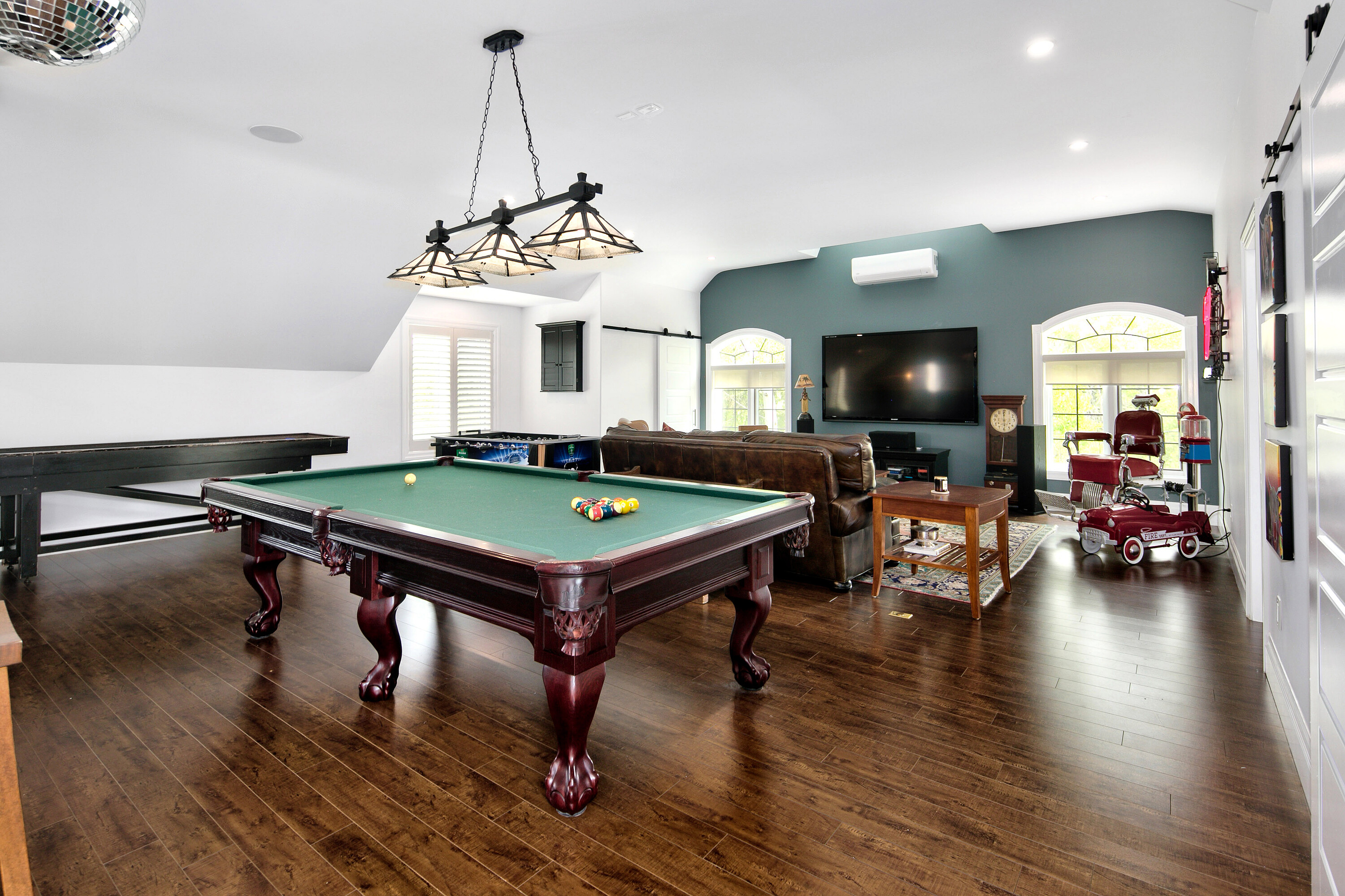 156 Bartlett Blvd