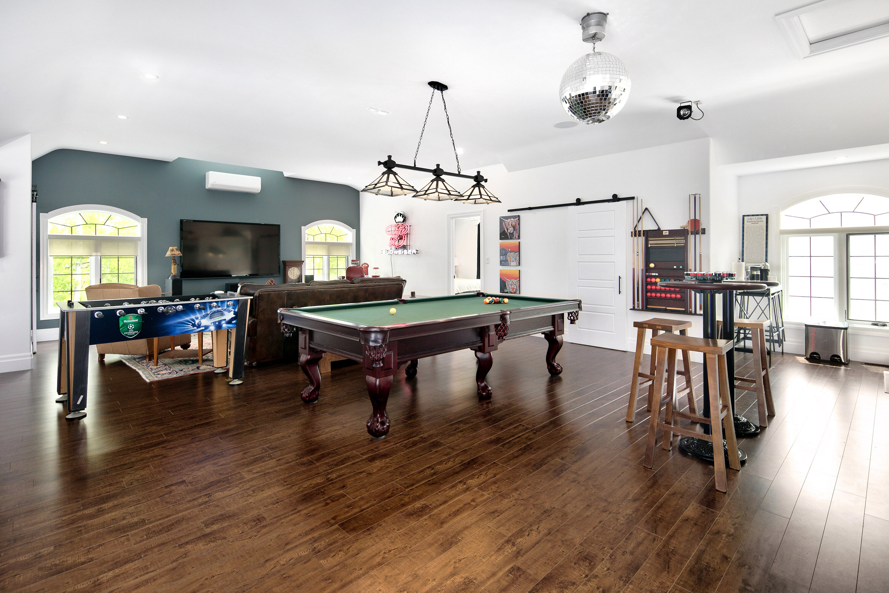 156 Bartlett Blvd