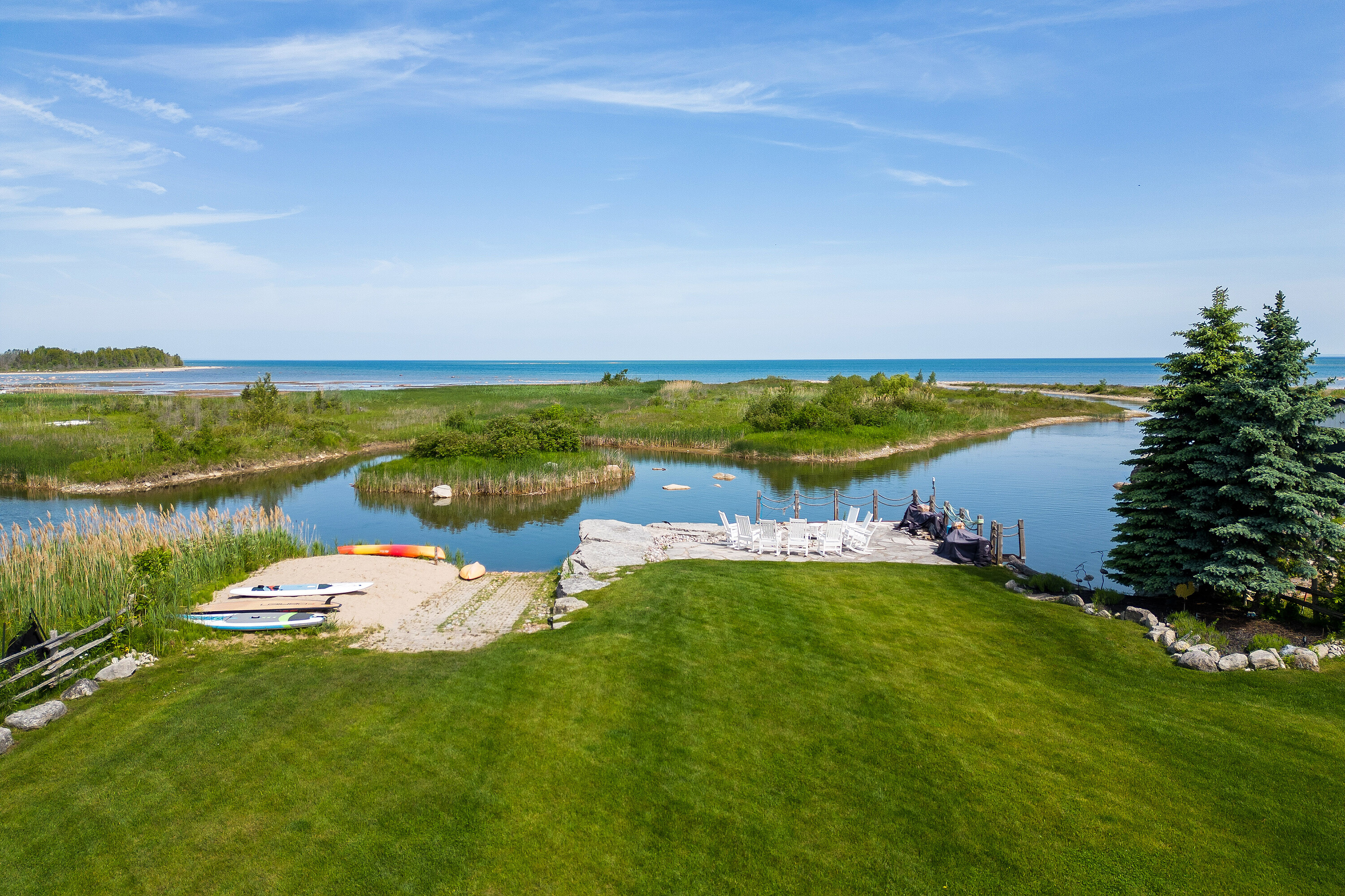 156 Bartlett Blvd