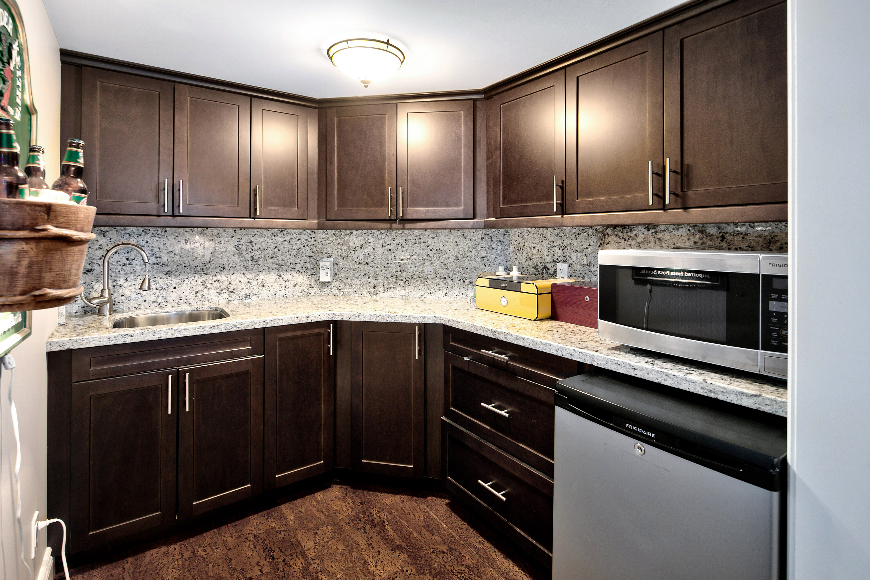 156 Bartlett Blvd