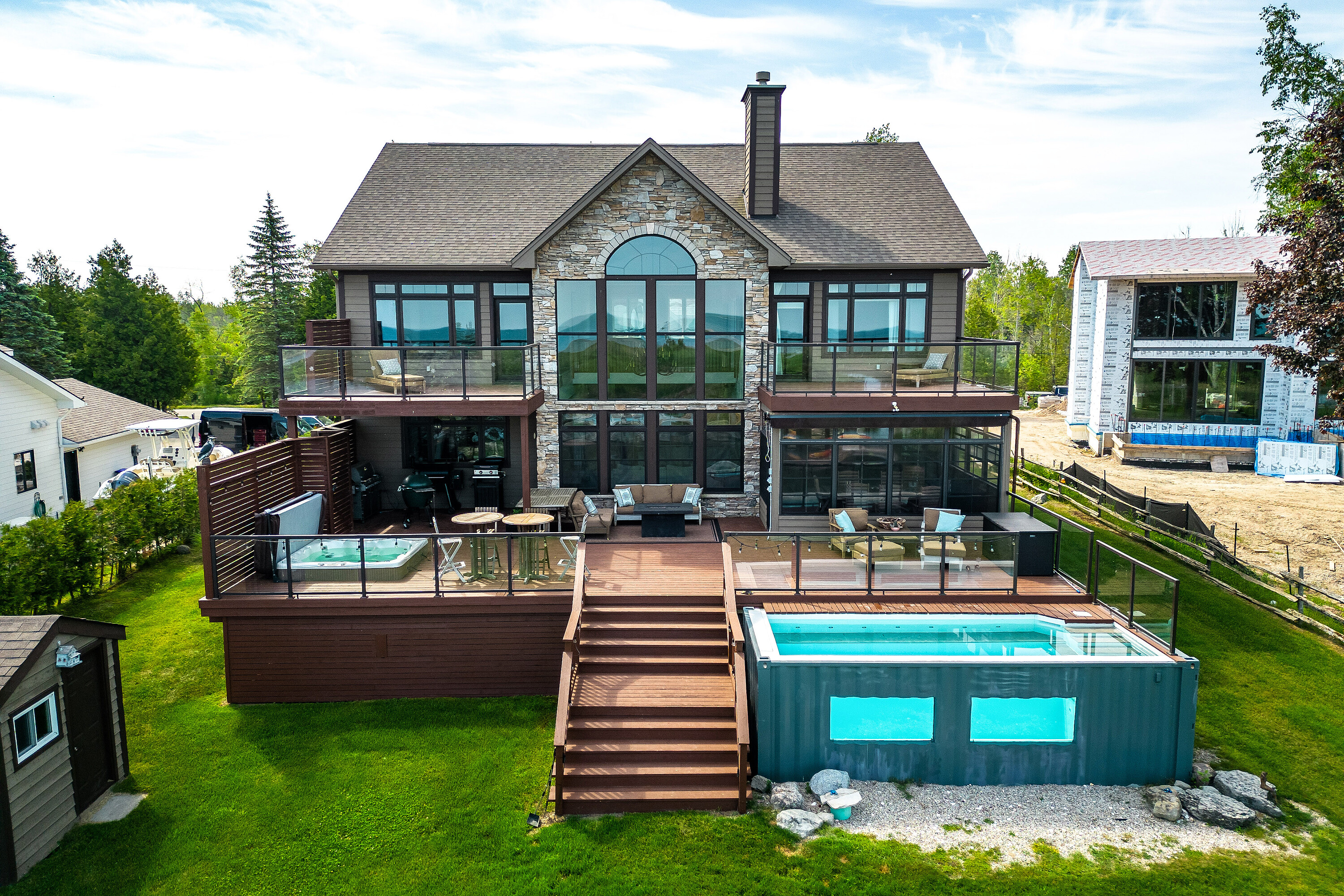 156 Bartlett Blvd