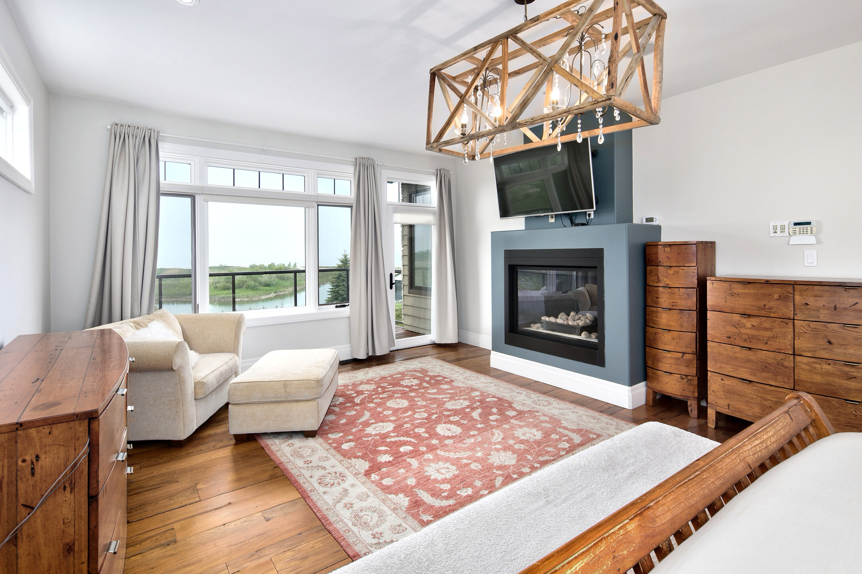 156 Bartlett Blvd