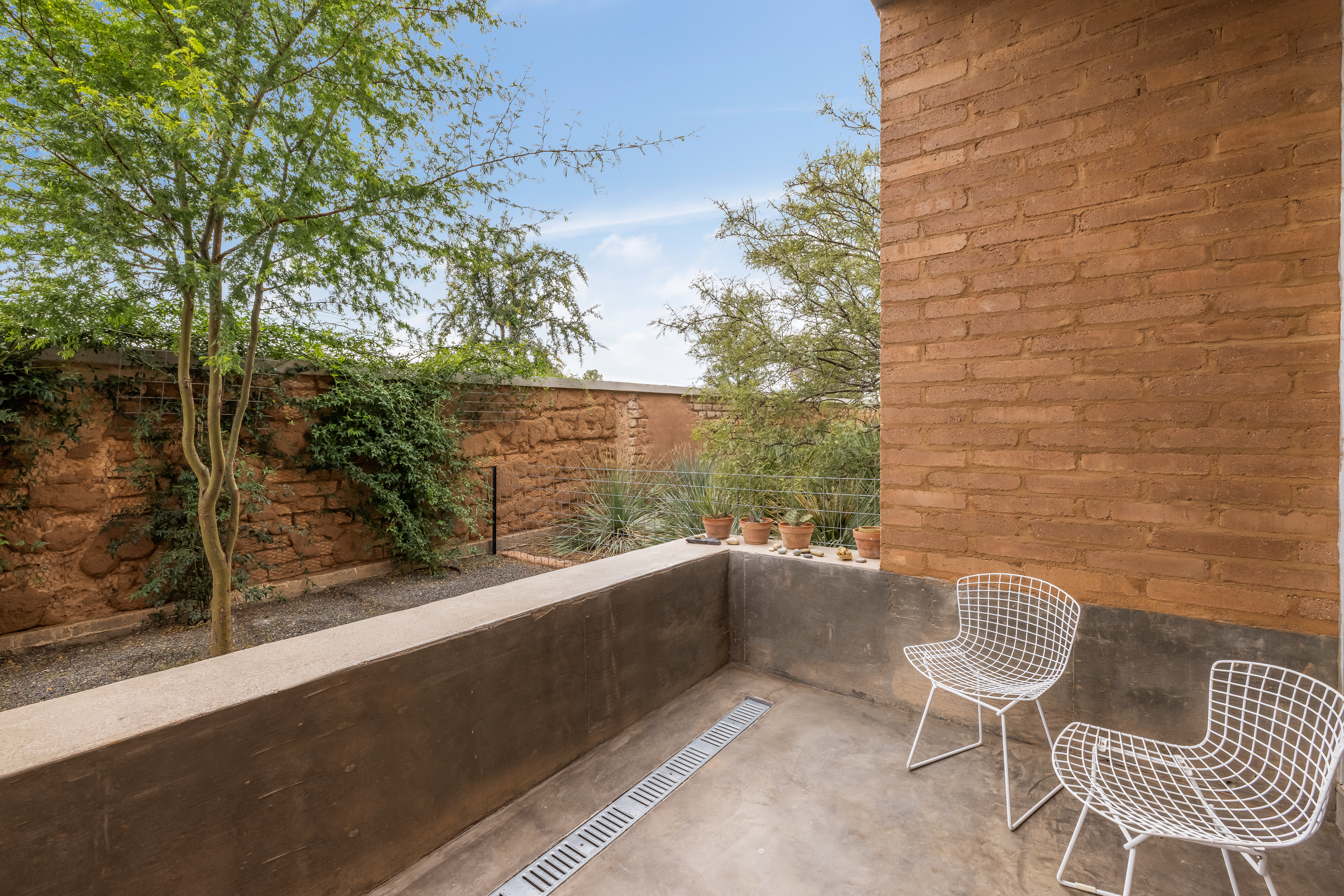 503 E. Salgado Street