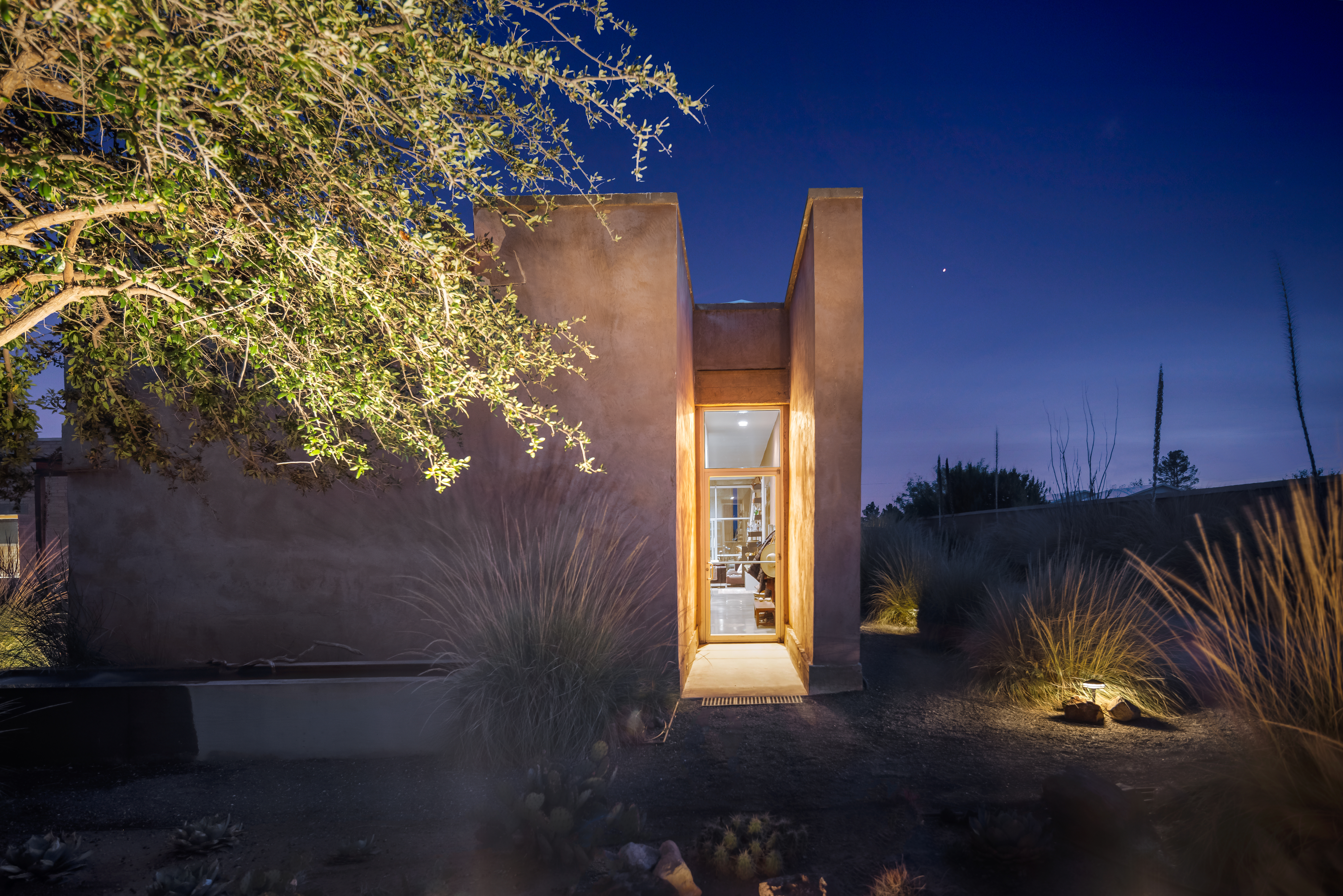 503 E. Salgado Street