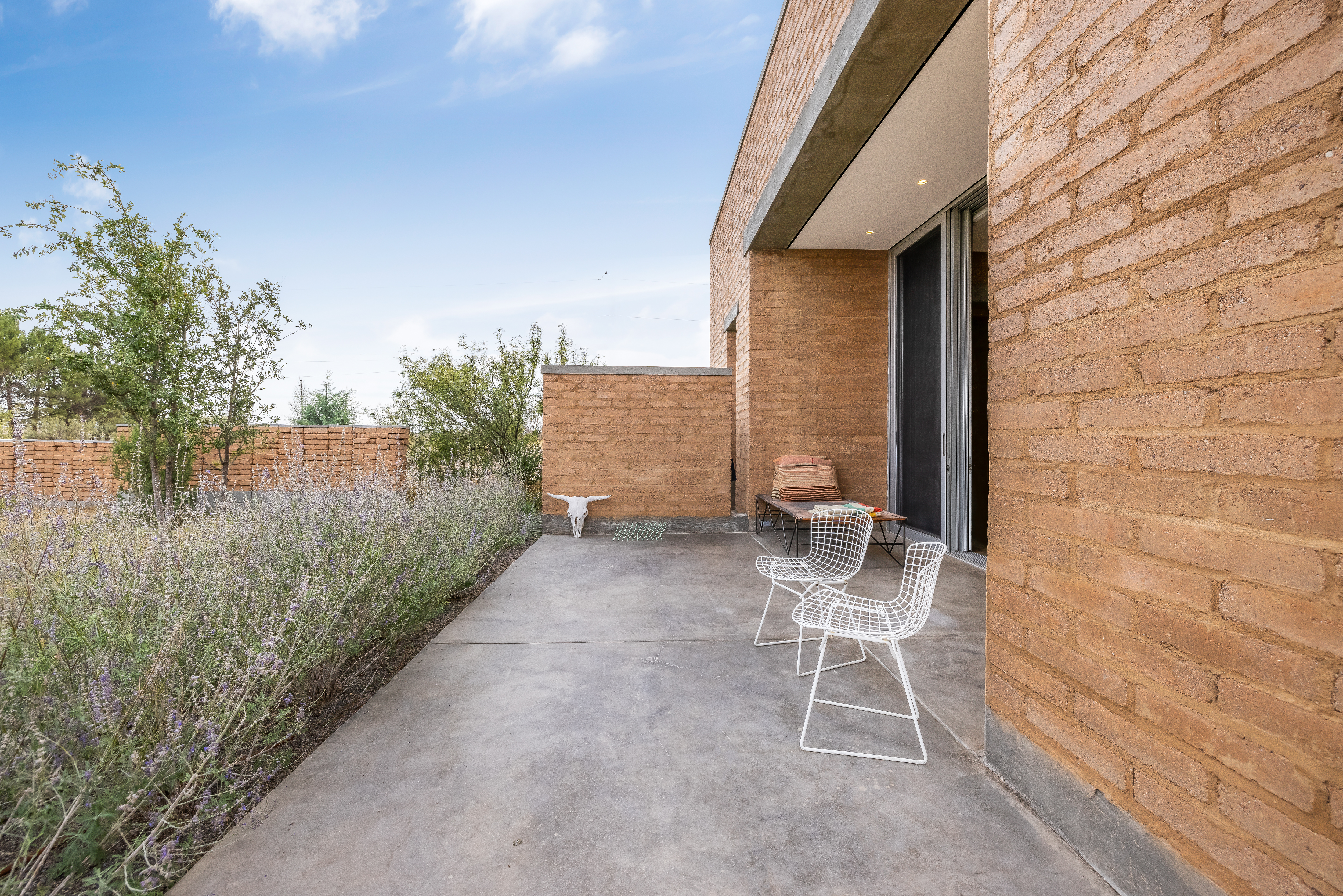 503 E. Salgado Street