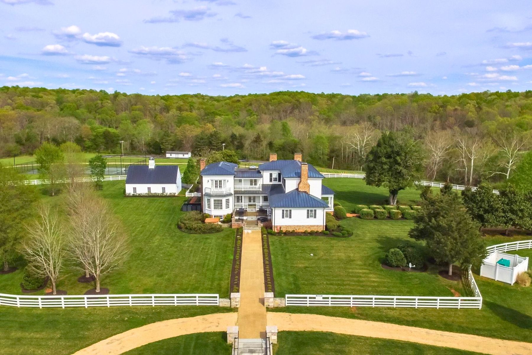 6887 Blenheim Road, Scottsville, VA