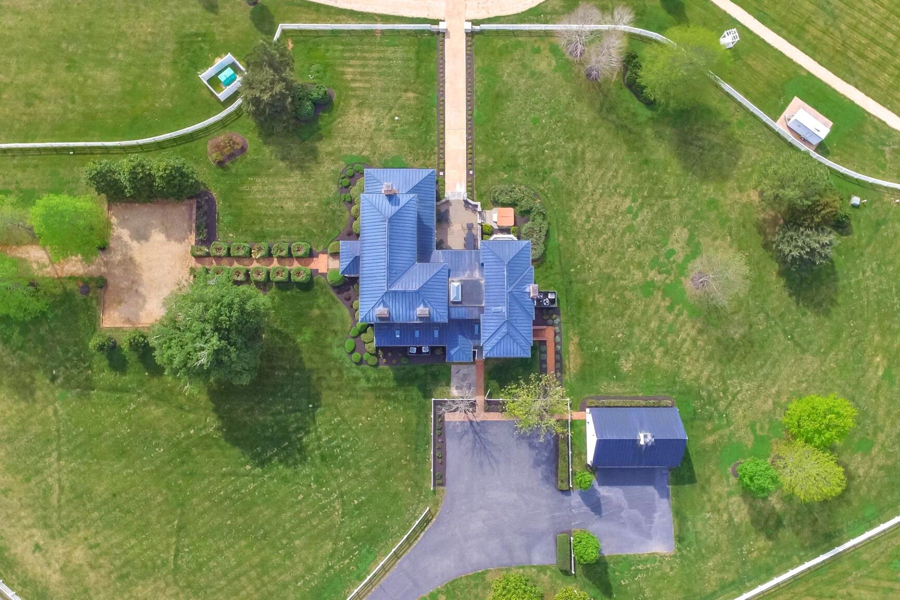 6887 Blenheim Road, Scottsville, VA