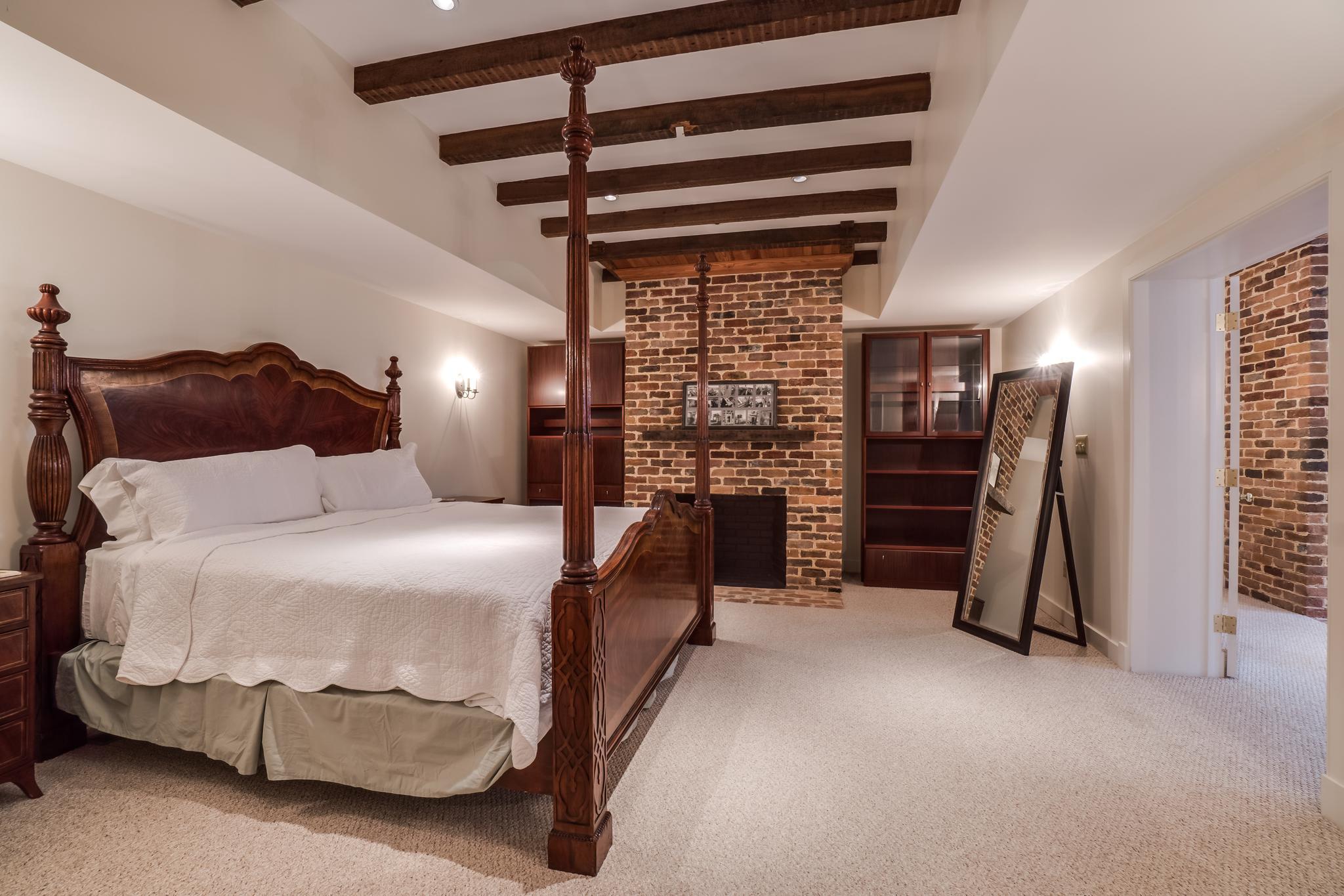 6887 Blenheim Road, Scottsville, VA
