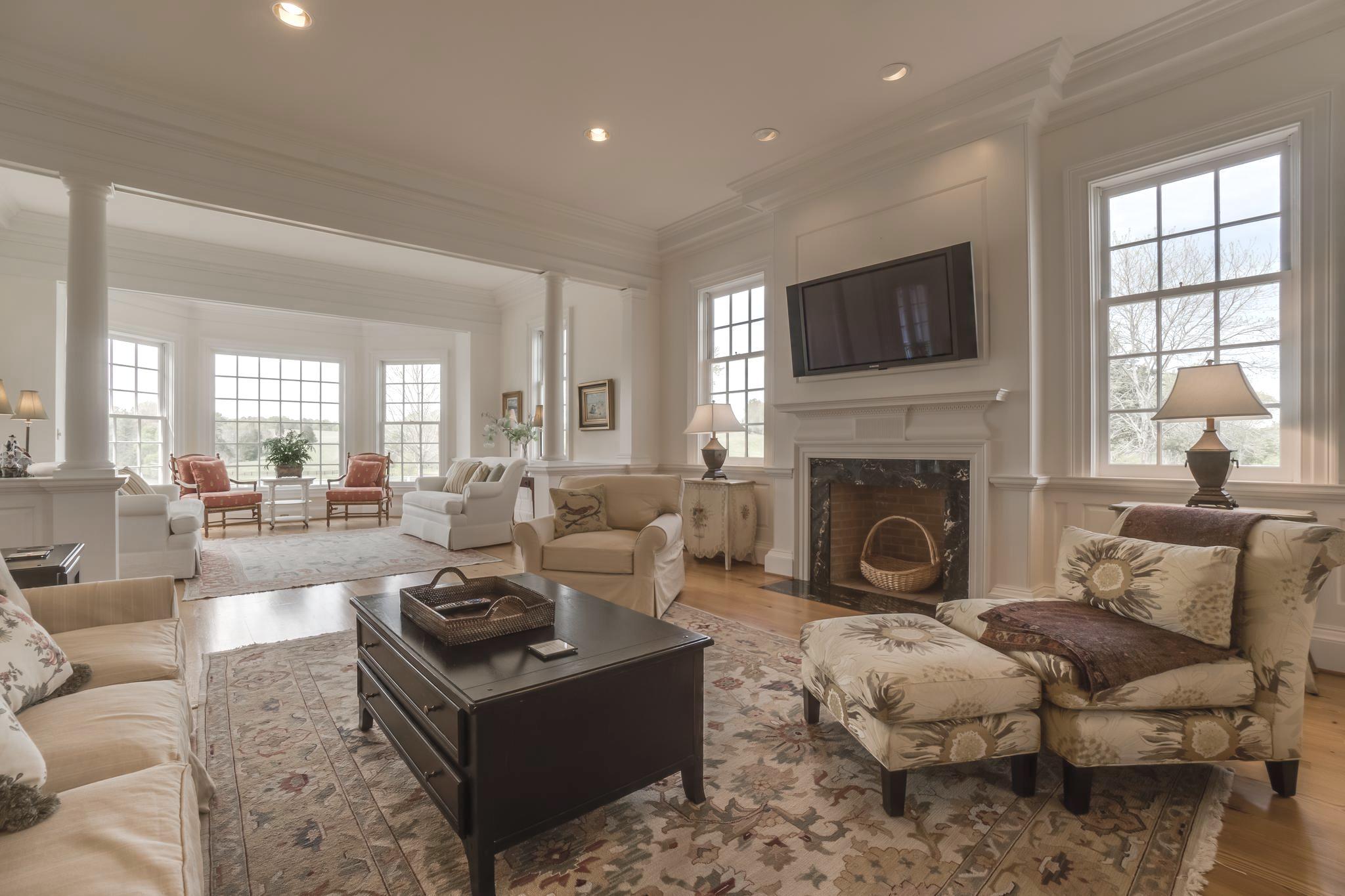 6887 Blenheim Road, Scottsville, VA