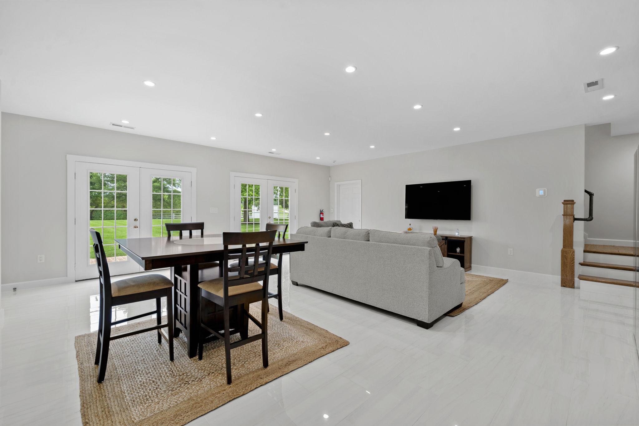 6887 Blenheim Road, Scottsville, VA